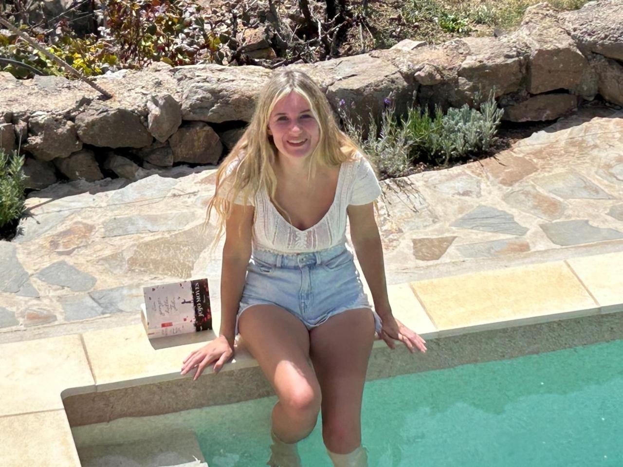 Rosas märchenhafte Finca mit Pool