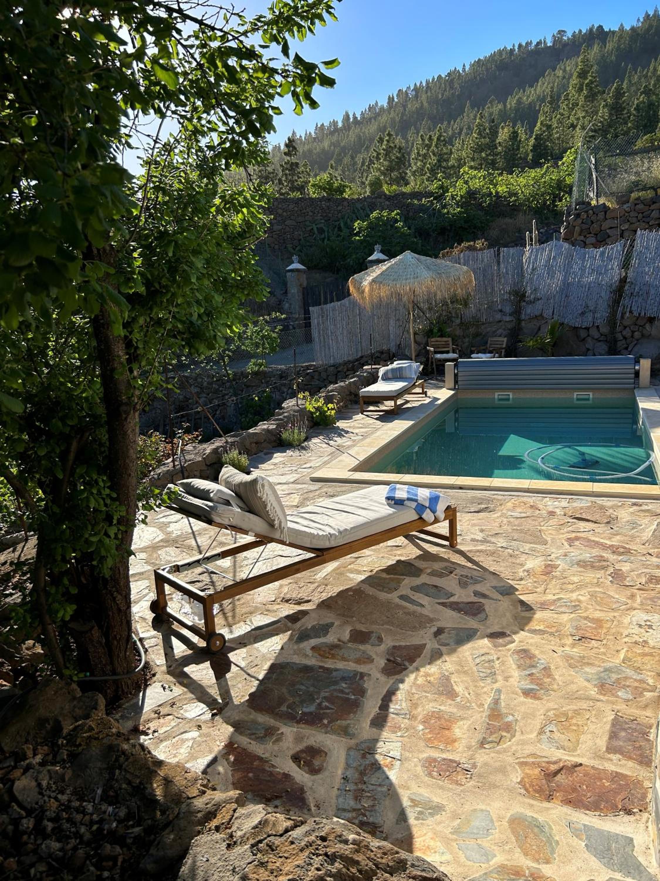 Rosas märchenhafte Finca mit Pool