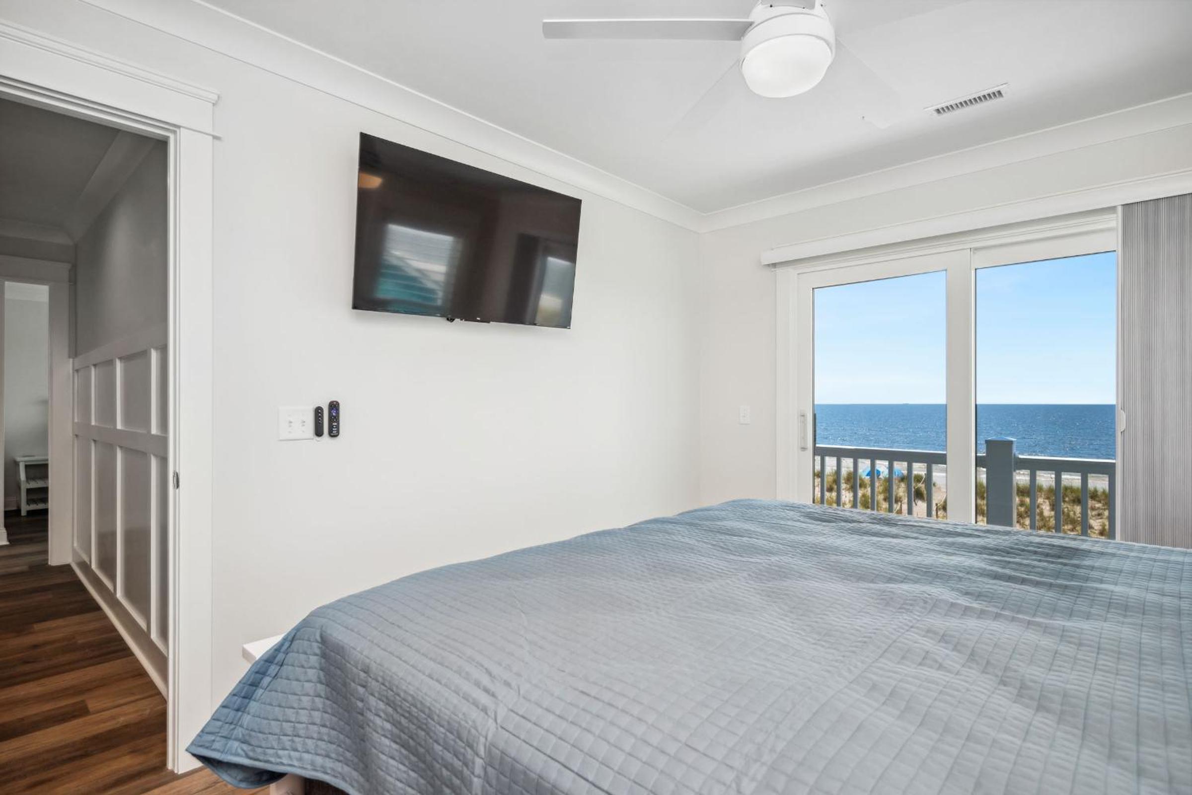 Ollies Point by Oak Island Accommodations