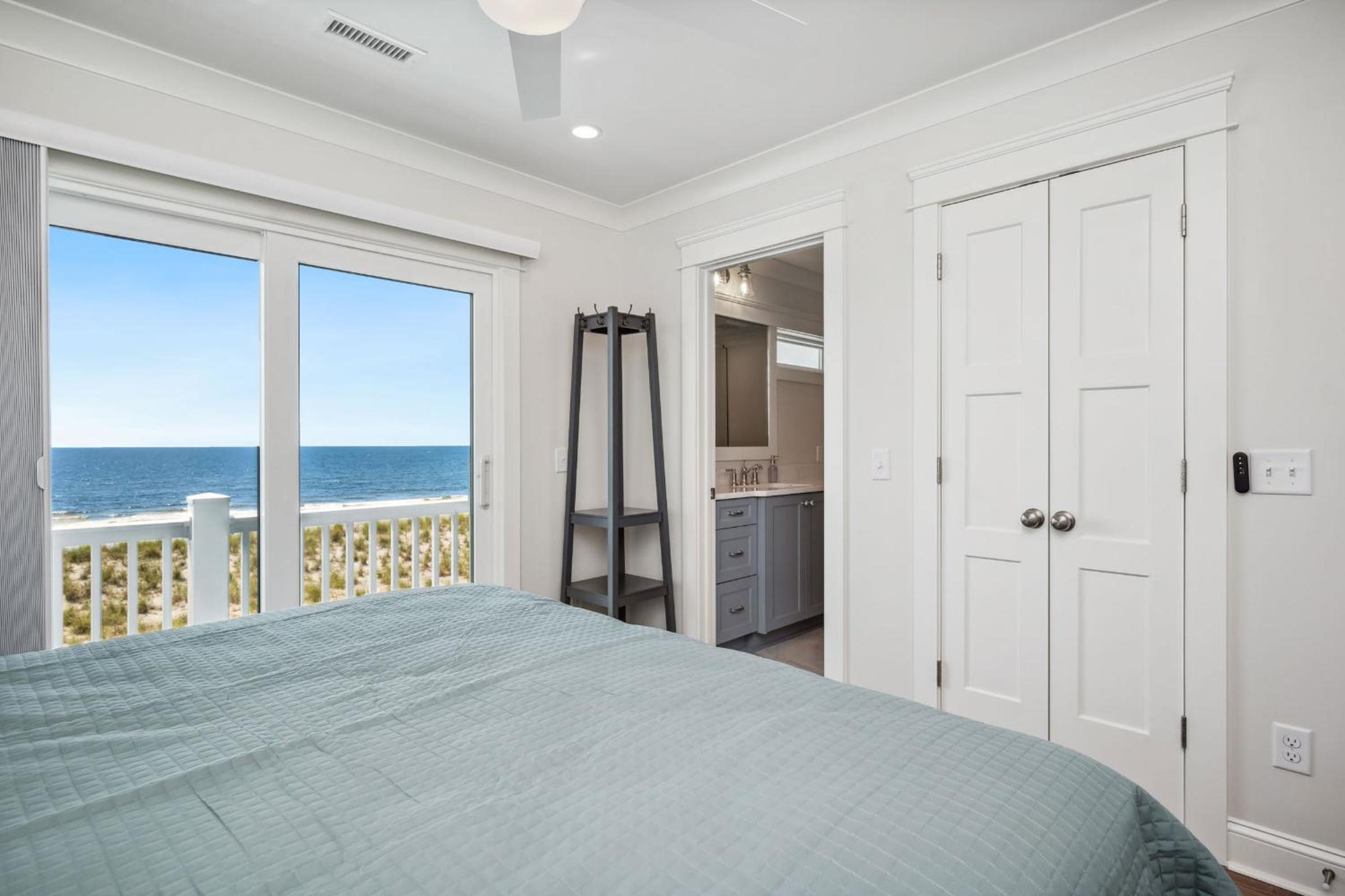 Ollies Point by Oak Island Accommodations