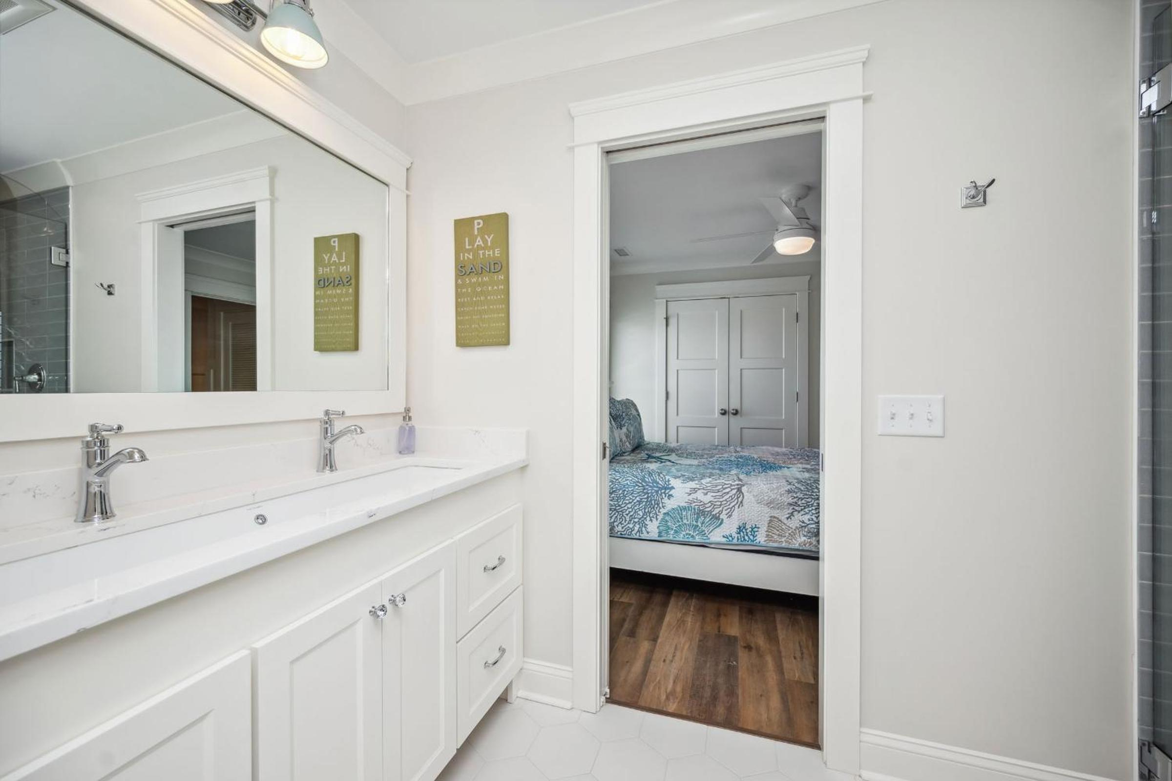 Ollies Point by Oak Island Accommodations