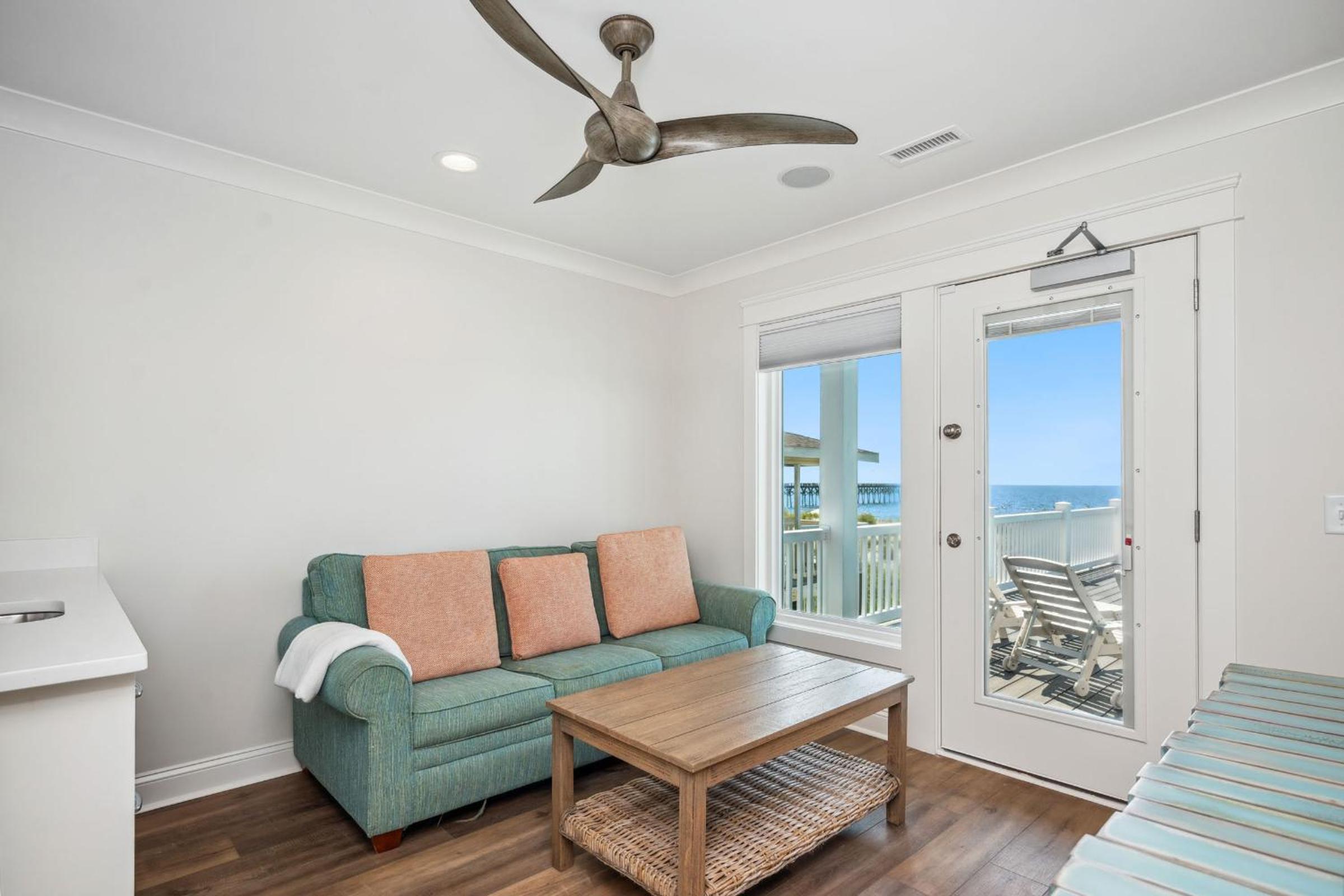 Ollies Point by Oak Island Accommodations