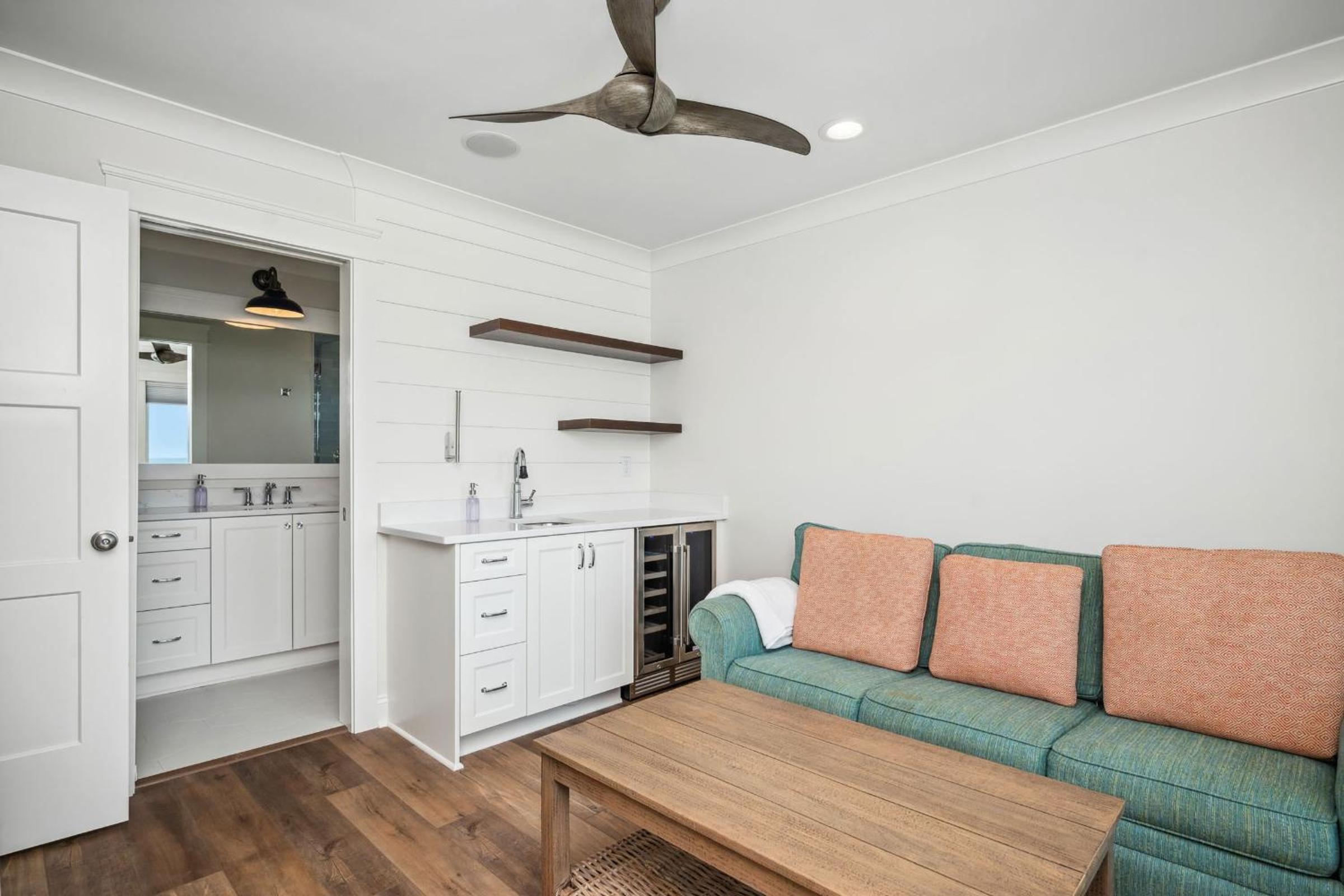 Ollies Point by Oak Island Accommodations