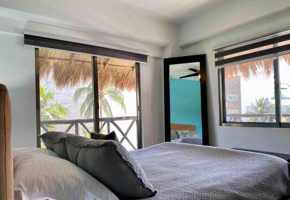 Work away steps to the beach & local lifestyle or perfect for long stays view 3