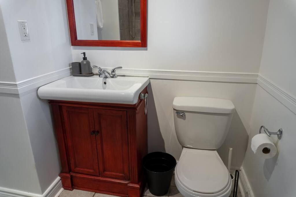 Bright and spacious 2 bedroom home!