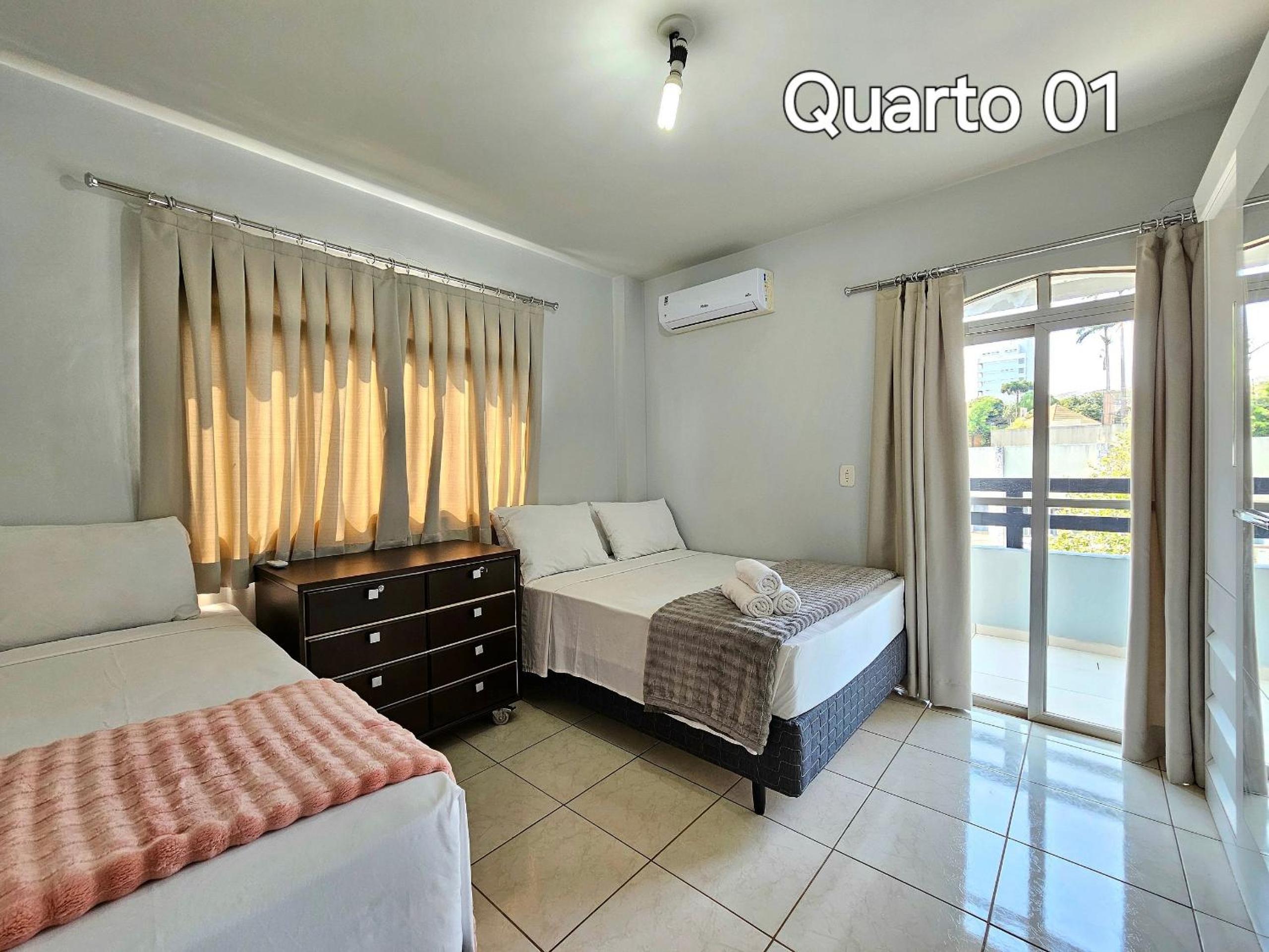 Apt Centro 2 quartos 2 banheiros com garagem
