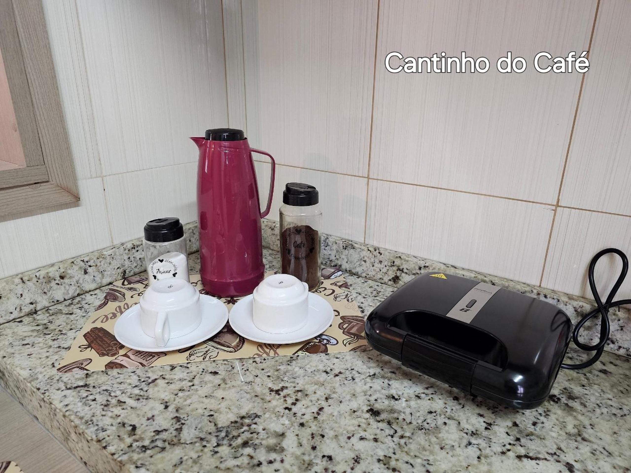 Apt Centro 2 quartos 2 banheiros com garagem