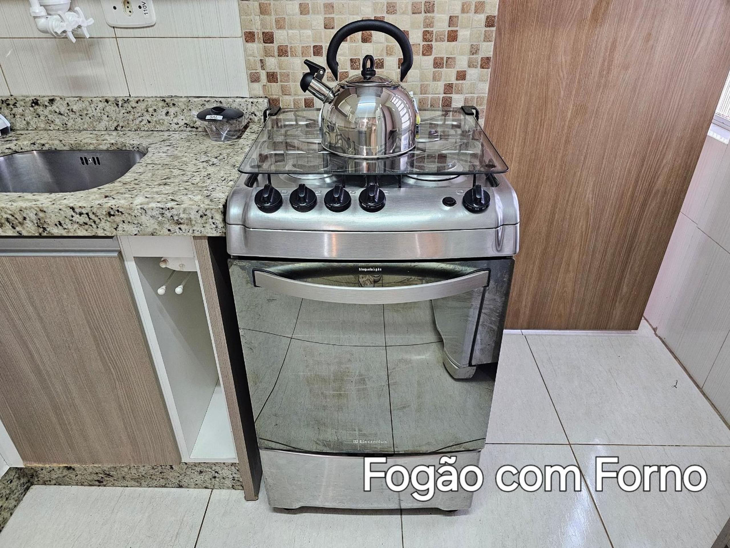 Apt Centro 2 quartos 2 banheiros com garagem