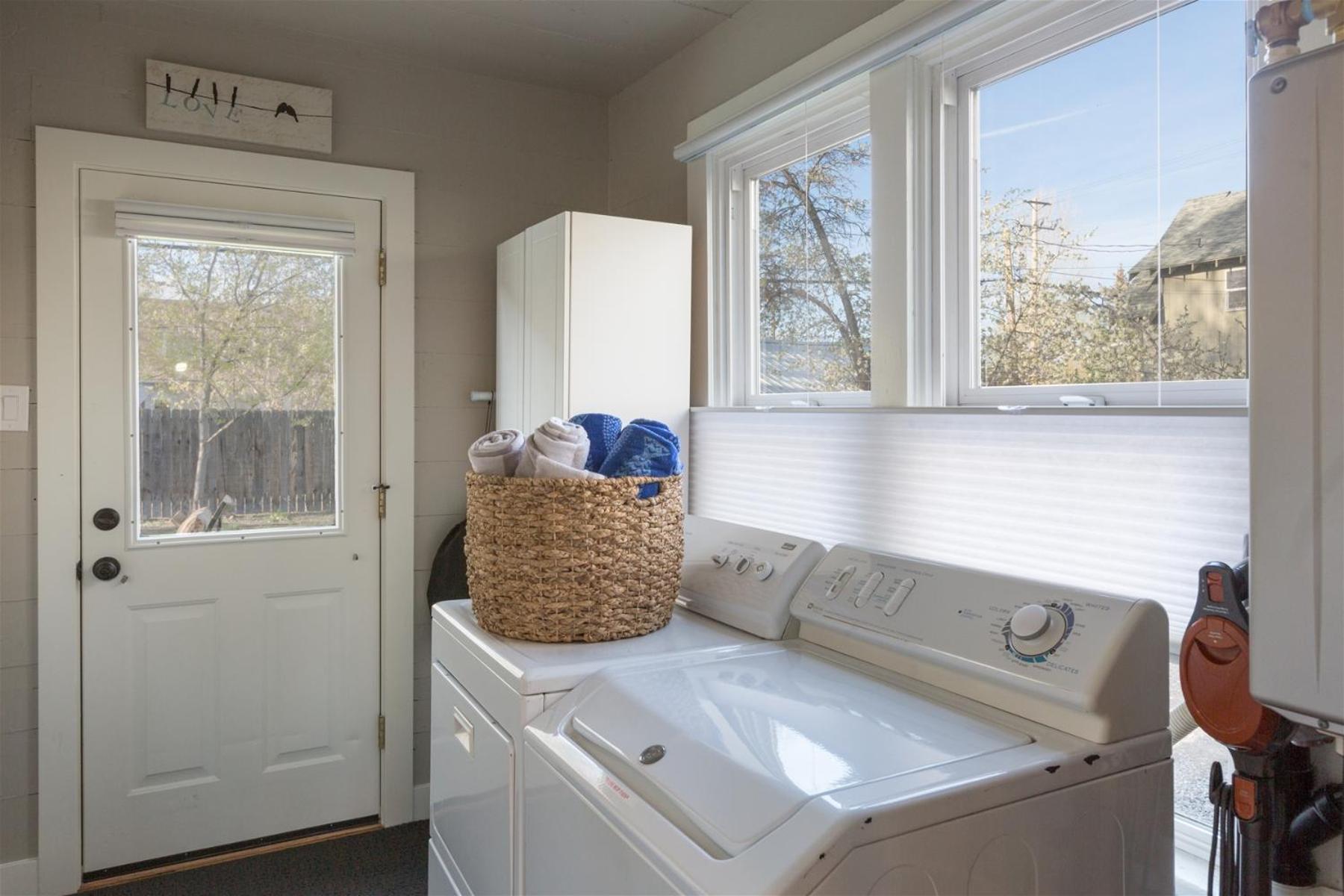 Bluebird Day - Fuller Cottage