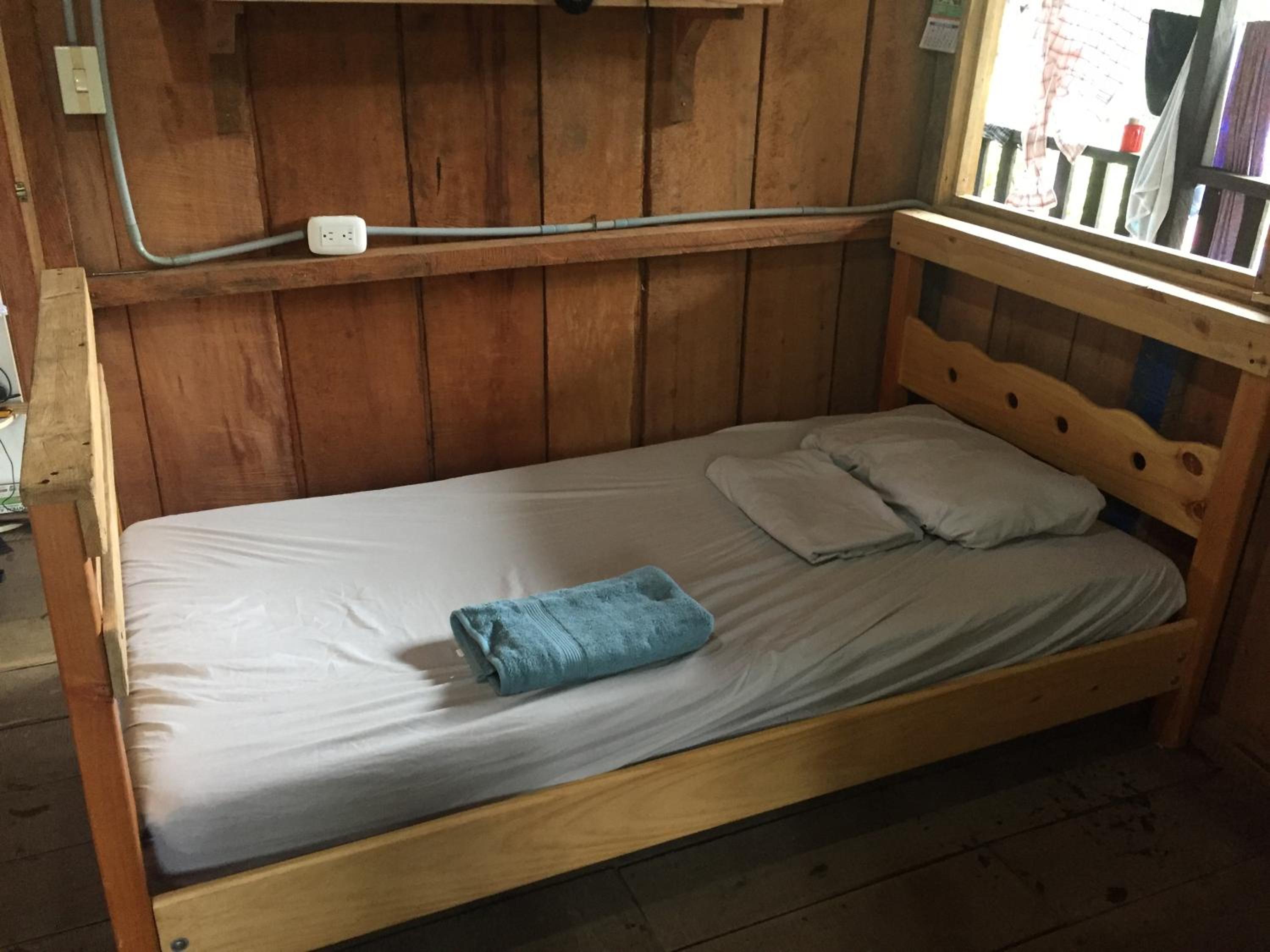 La Cueva del Sapo Experience a genuine countryside farm wooden house