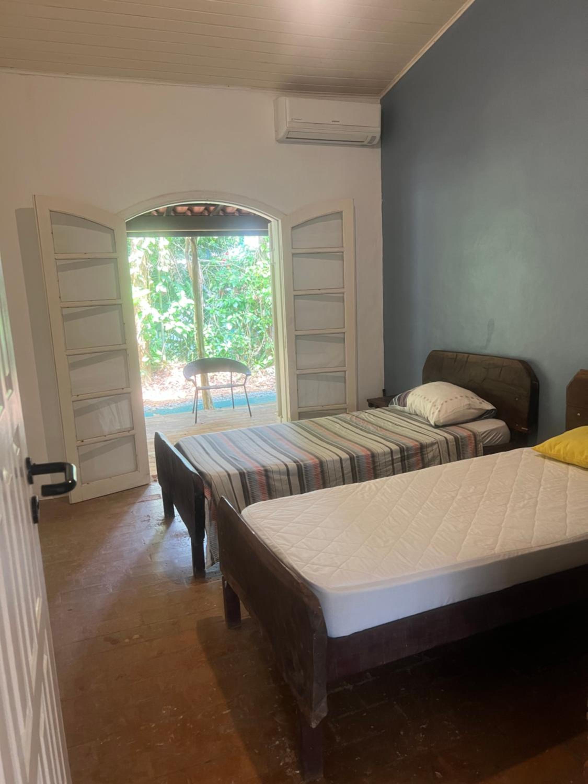 Casa térrea, frente para a Mata e Rio Boiçucanga