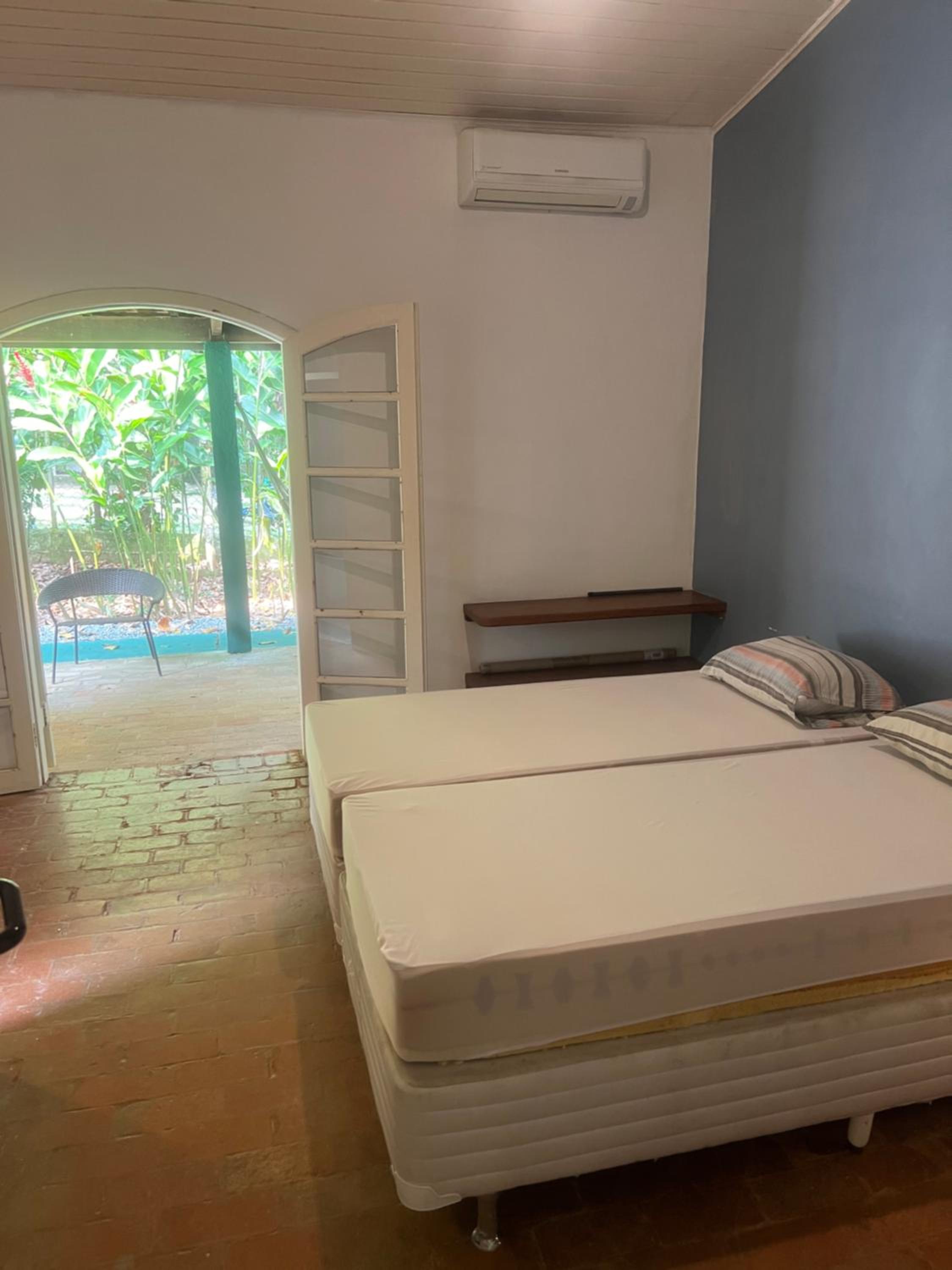 Casa térrea, frente para a Mata e Rio Boiçucanga