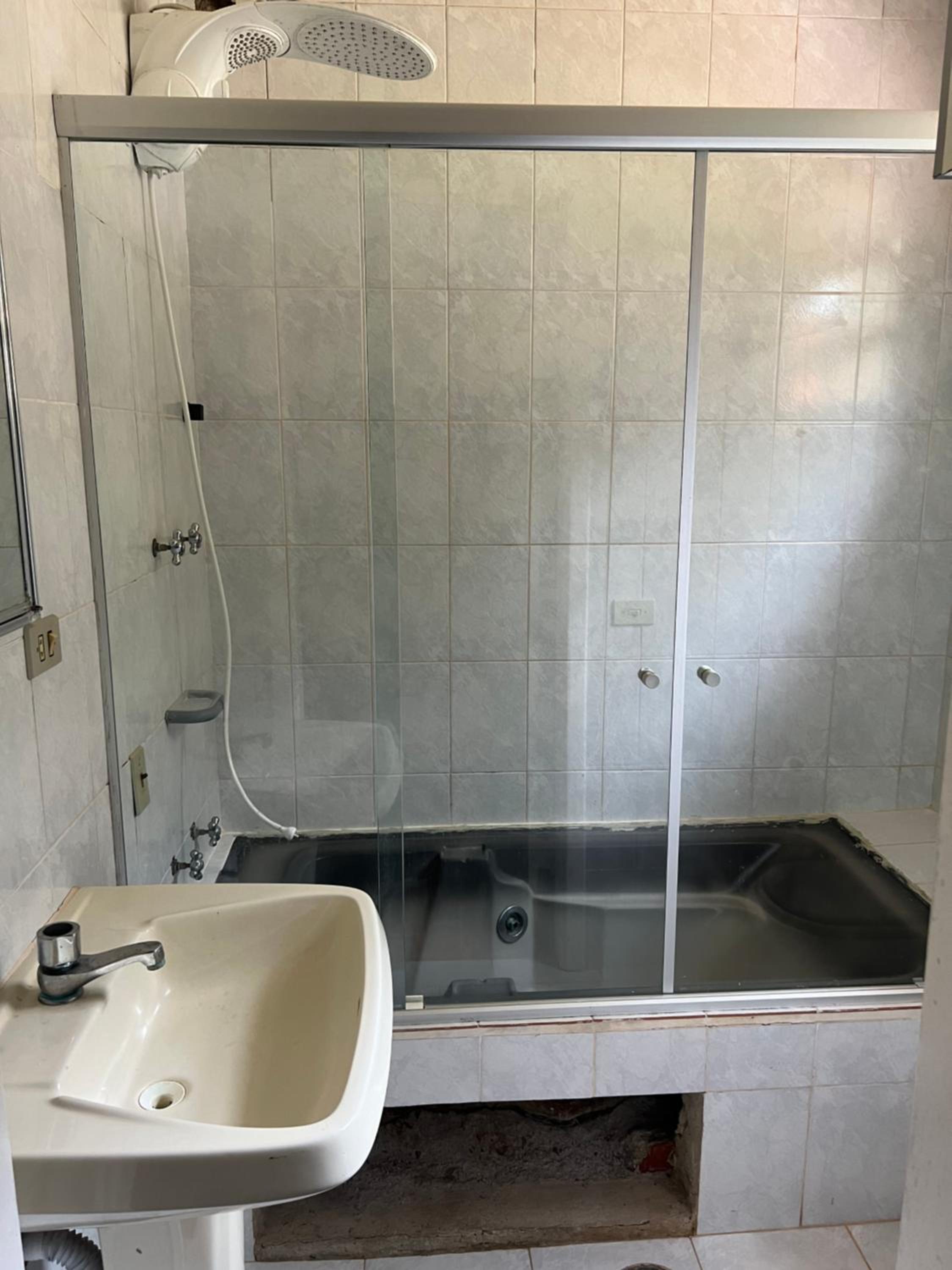 Casa térrea, frente para a Mata e Rio Boiçucanga