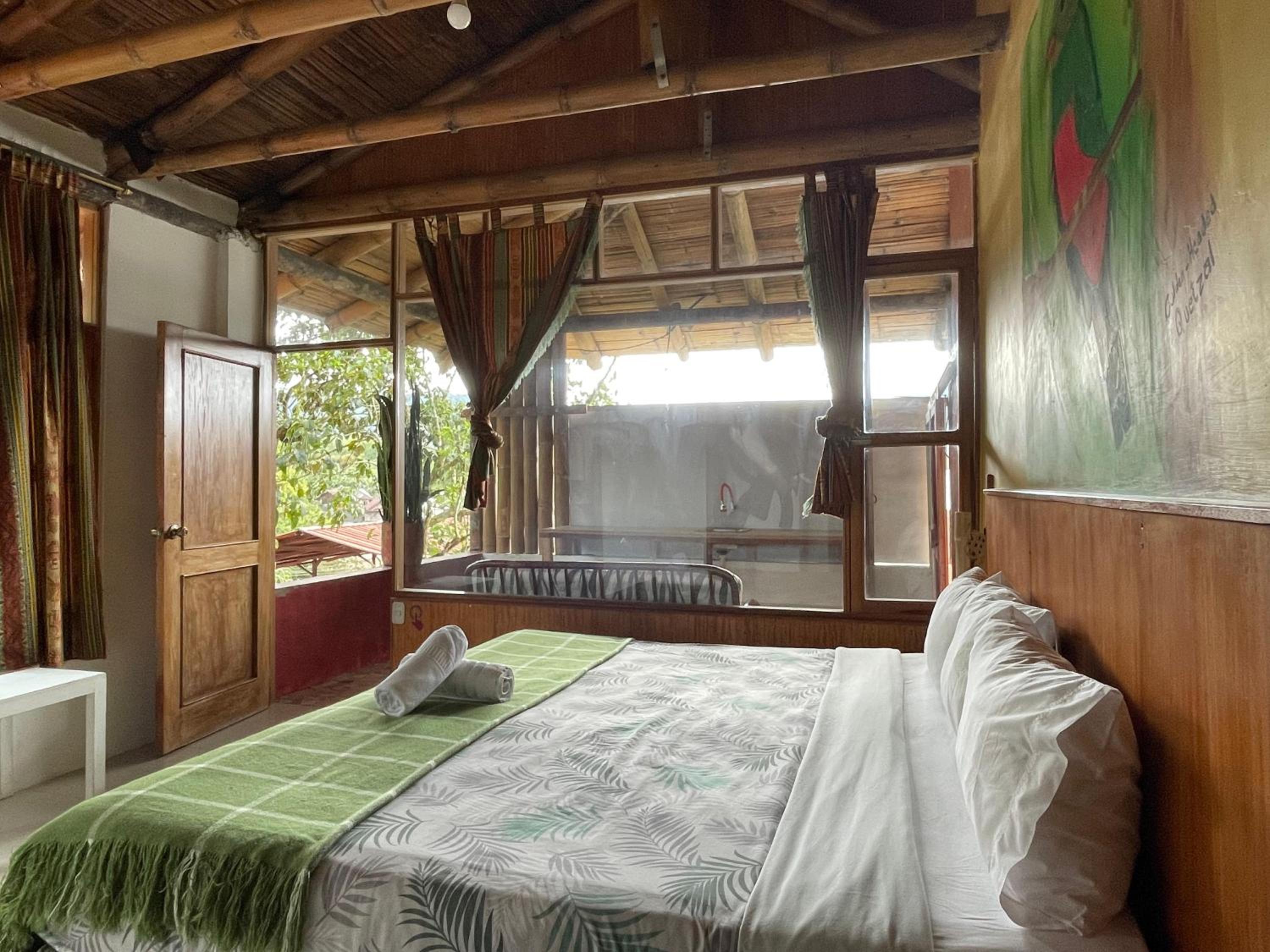 Biohostal Mindo Cloud Forest