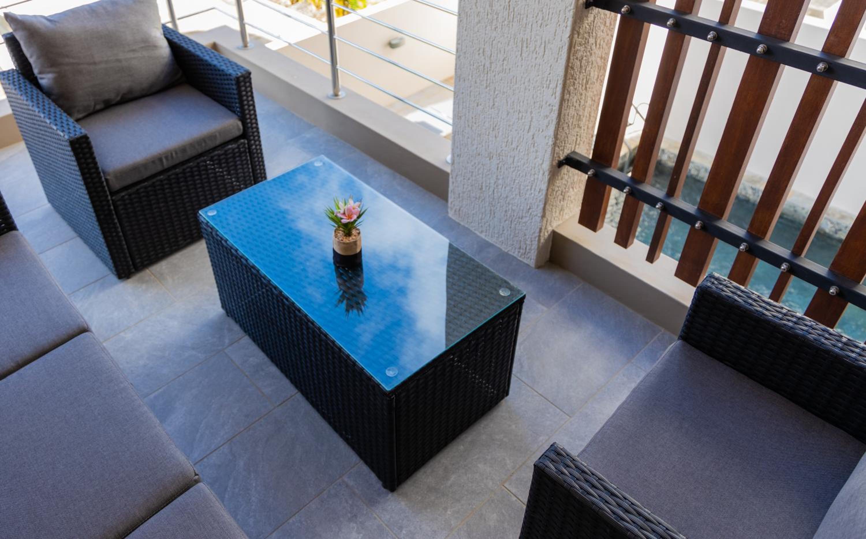 Luxury Tropical Oasis 3 BR with Pool close to Beach view 3