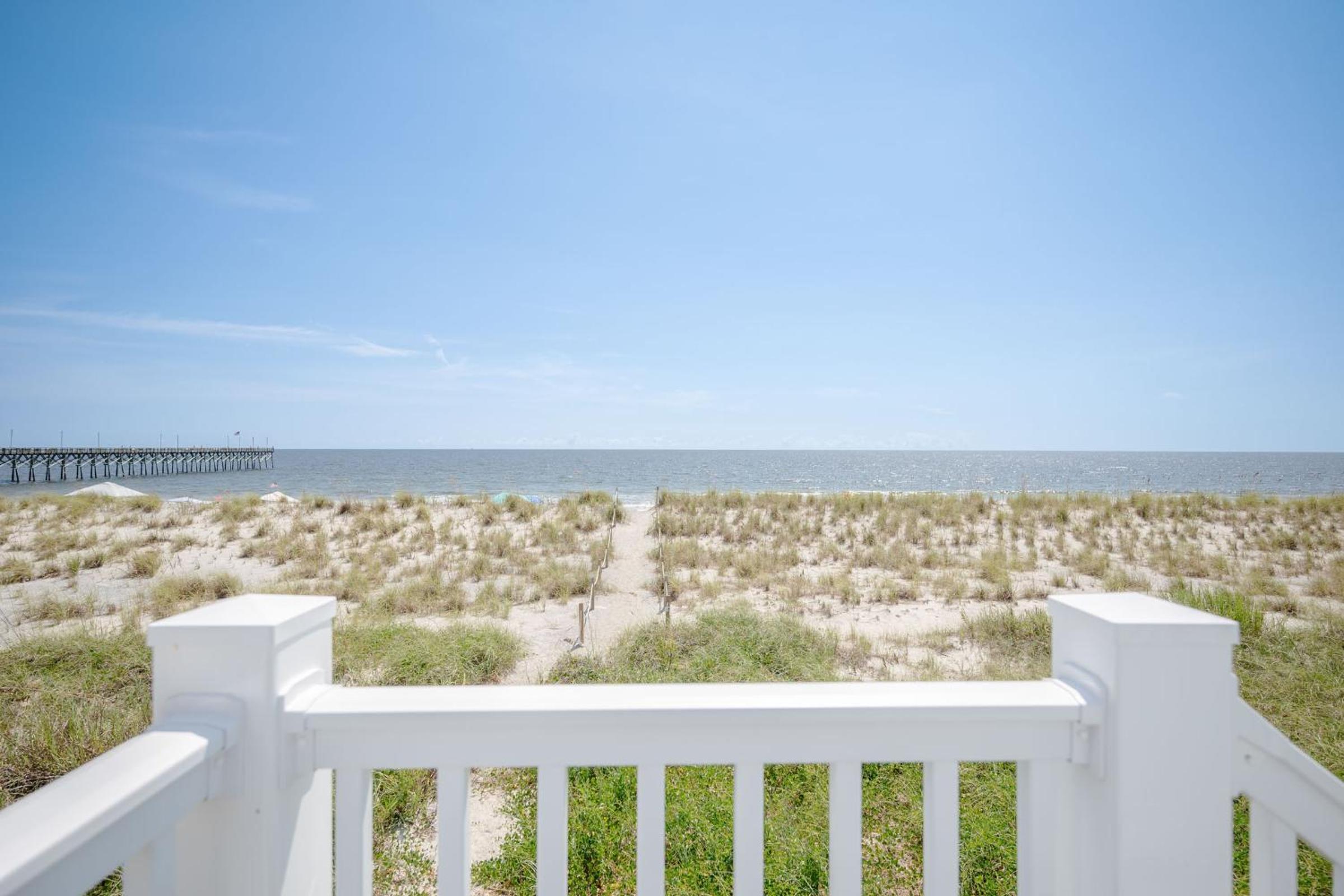 Ollies Point by Oak Island Accommodations