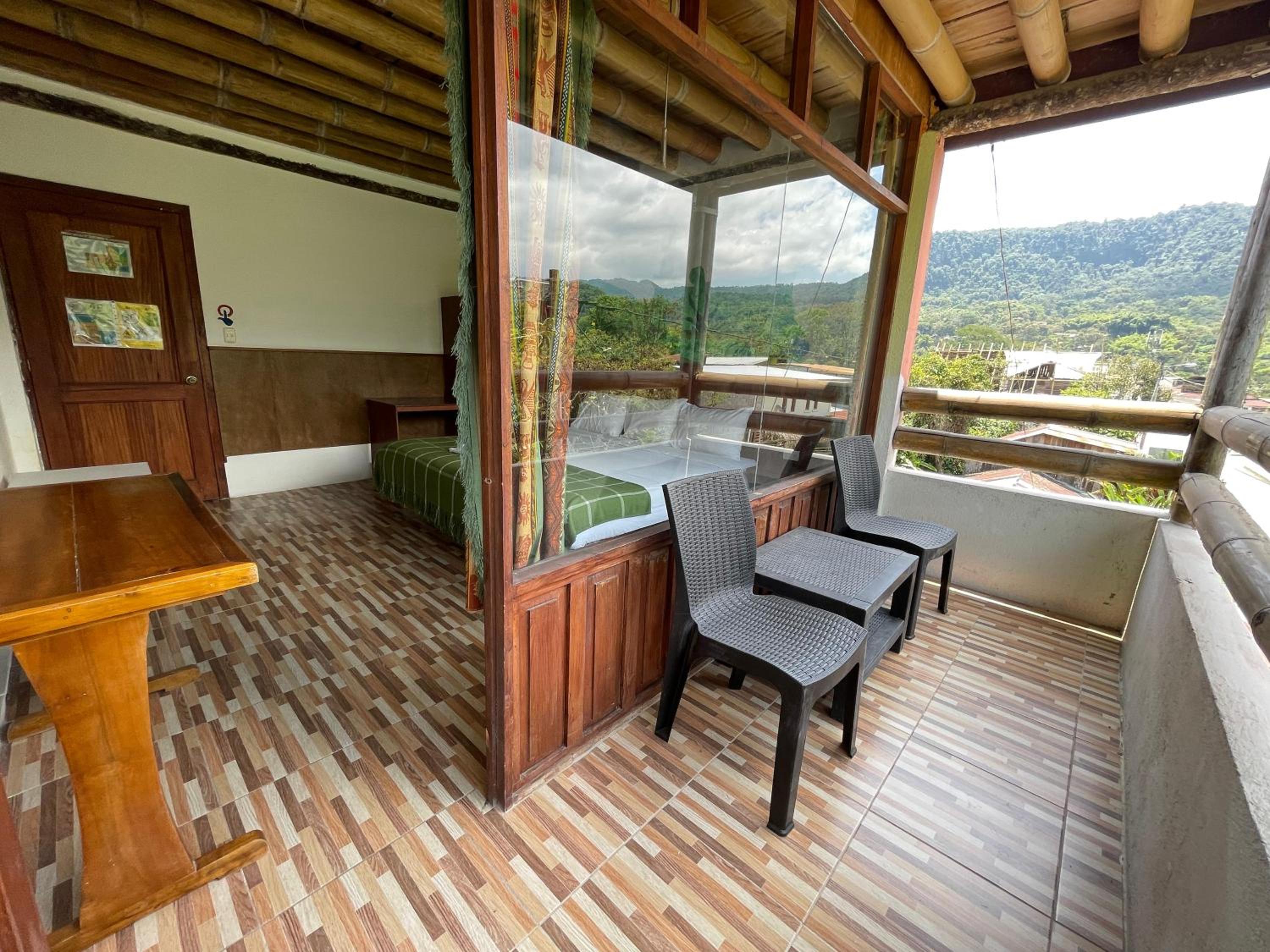 Biohostal Mindo Cloud Forest
