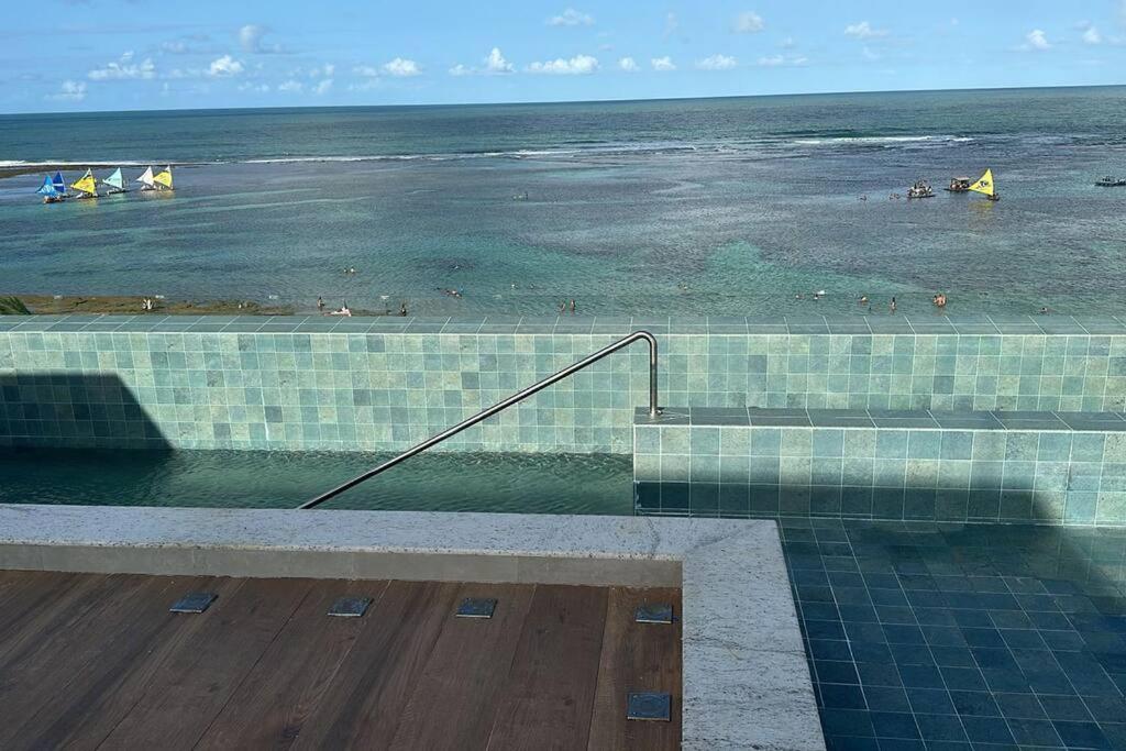 Apartamento térreo com piscina beira mar de Porto de Galinhas