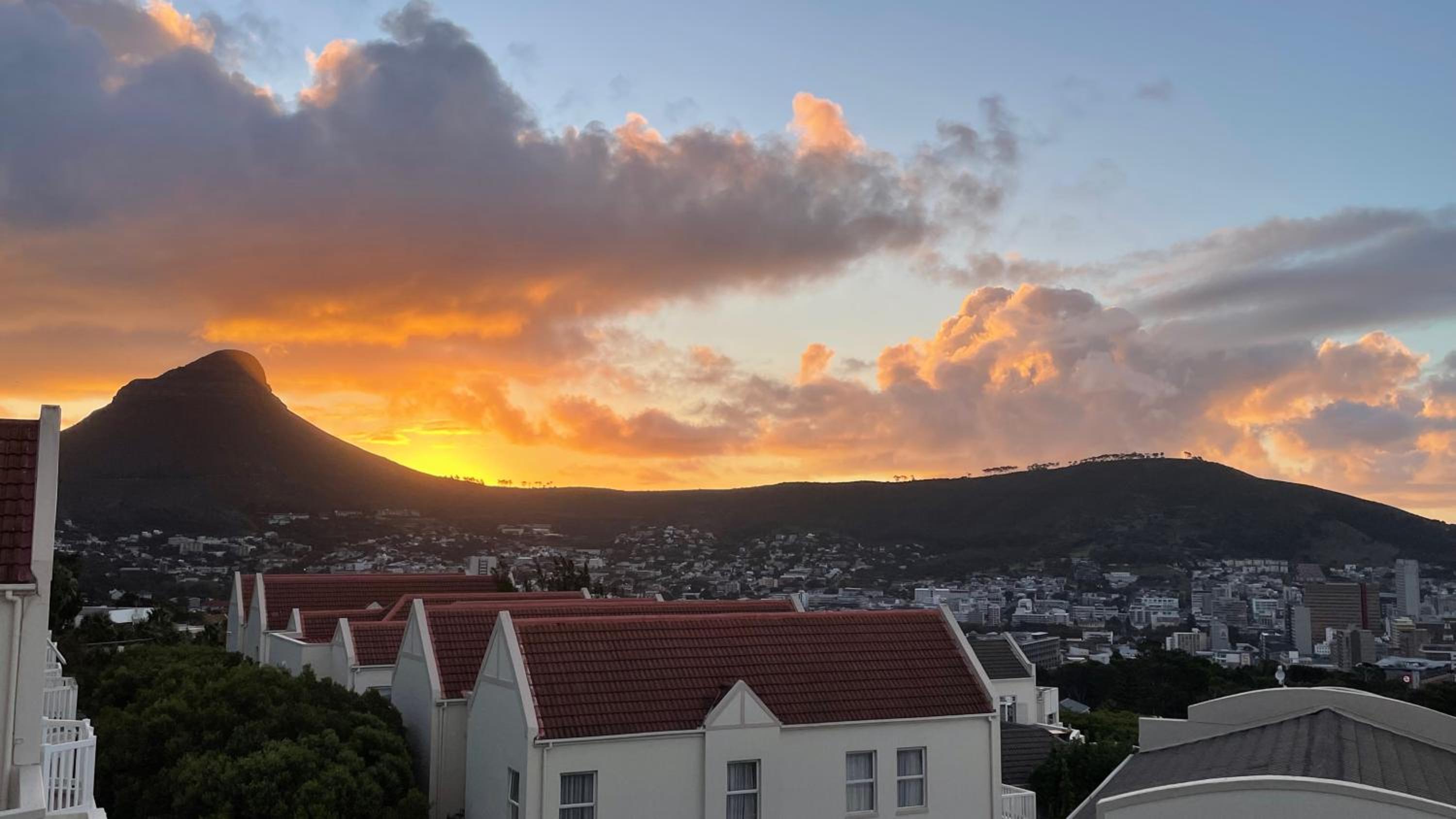 Stunning Cape Town Table Mountain and Harbor View view 4