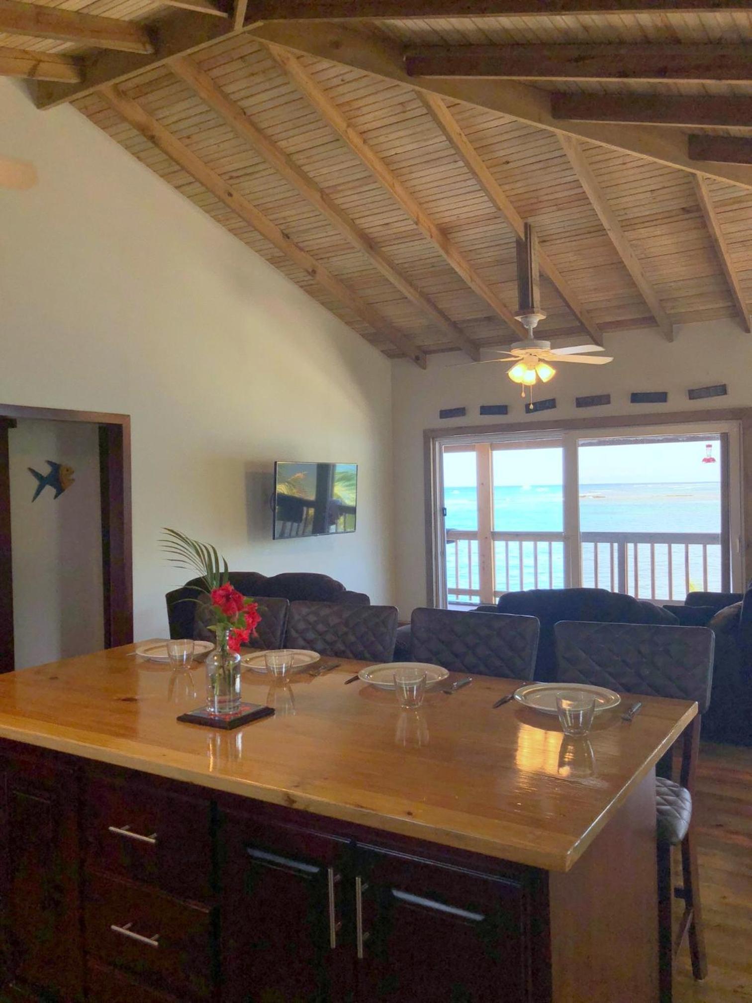 Kokomo Roatan Oceanfront Paradise view 3