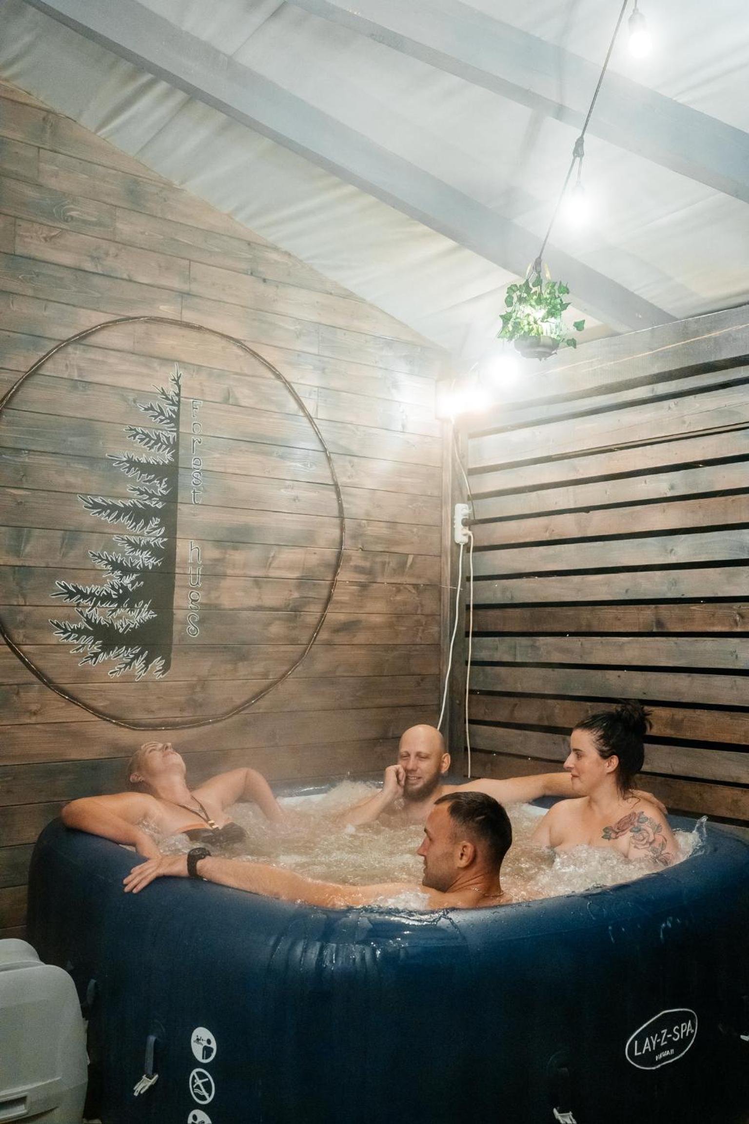 Forest hugs котедж Славсько з джакузі view 2