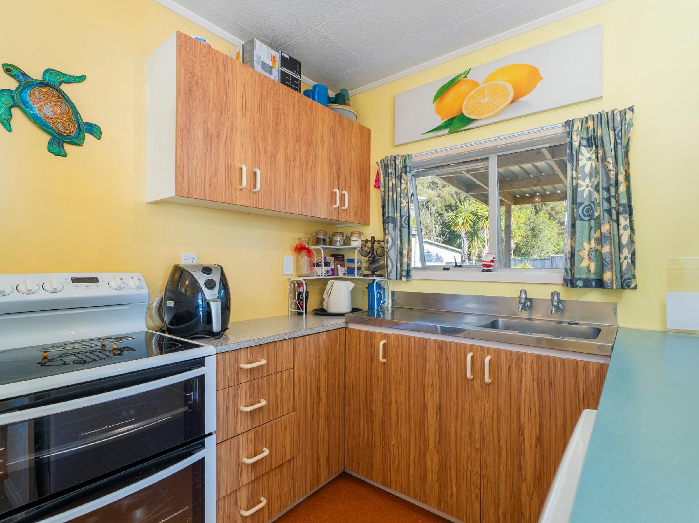 JustaBach - Tairua Holiday Home view 5