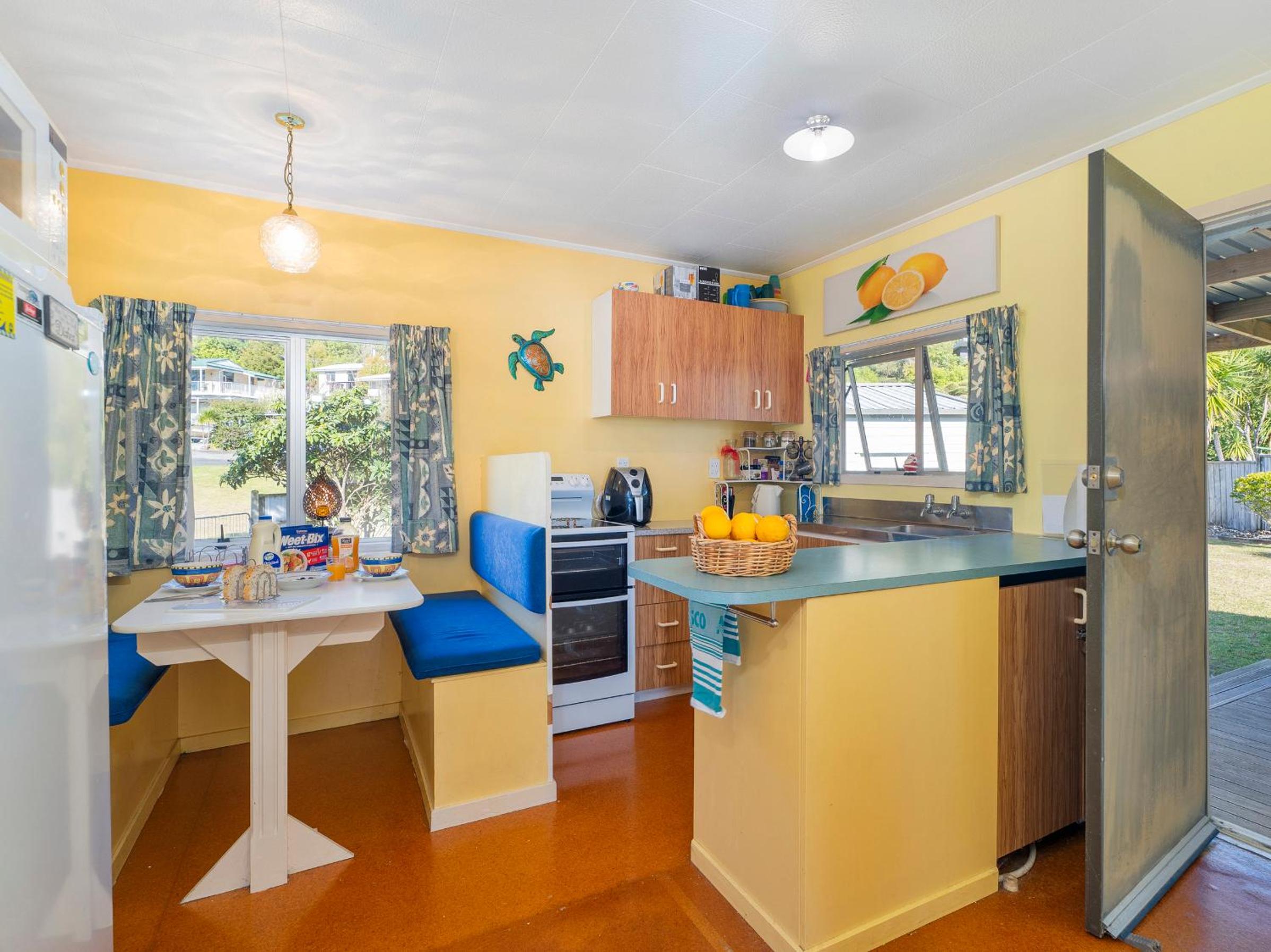JustaBach - Tairua Holiday Home view 4