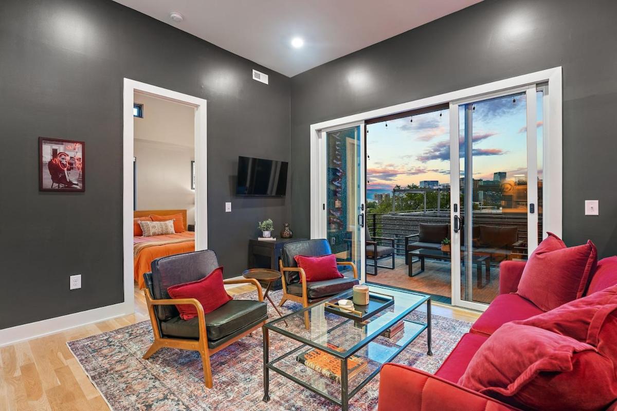 Unwind in Opulence 4BR 4BA Near Broadway view 3