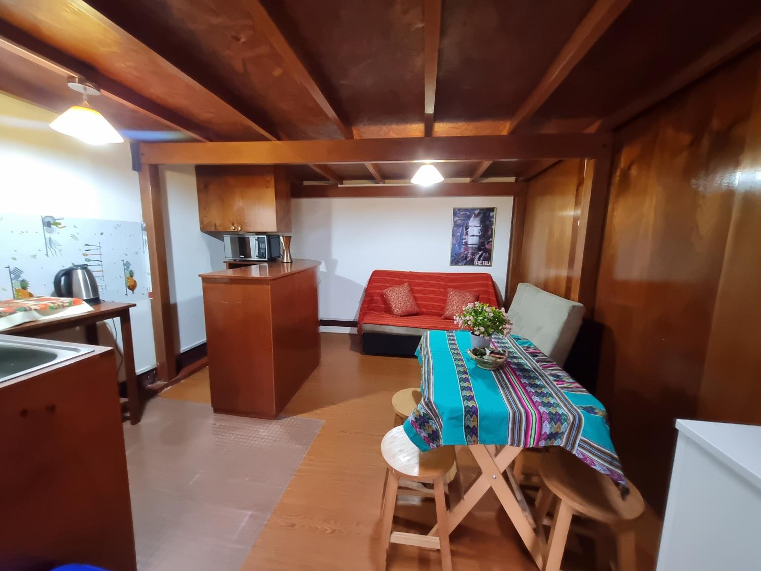 La Casa de Laura - Plaza view 5