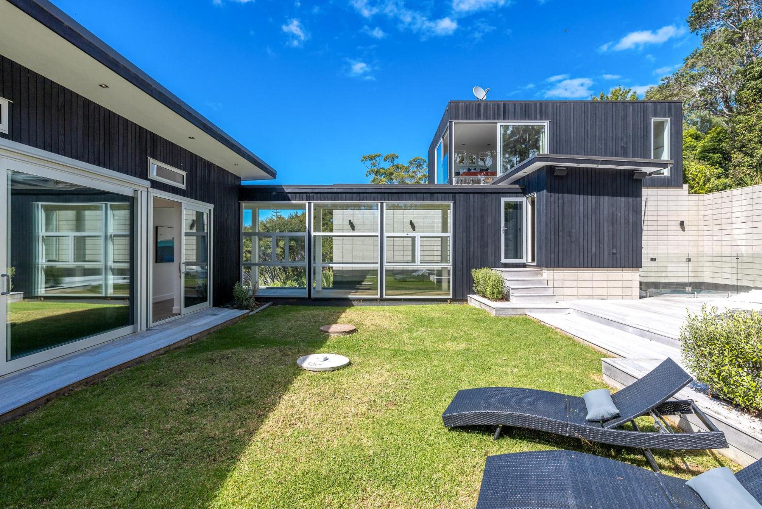 Onetangi Luxury - Be My Guest Waiheke