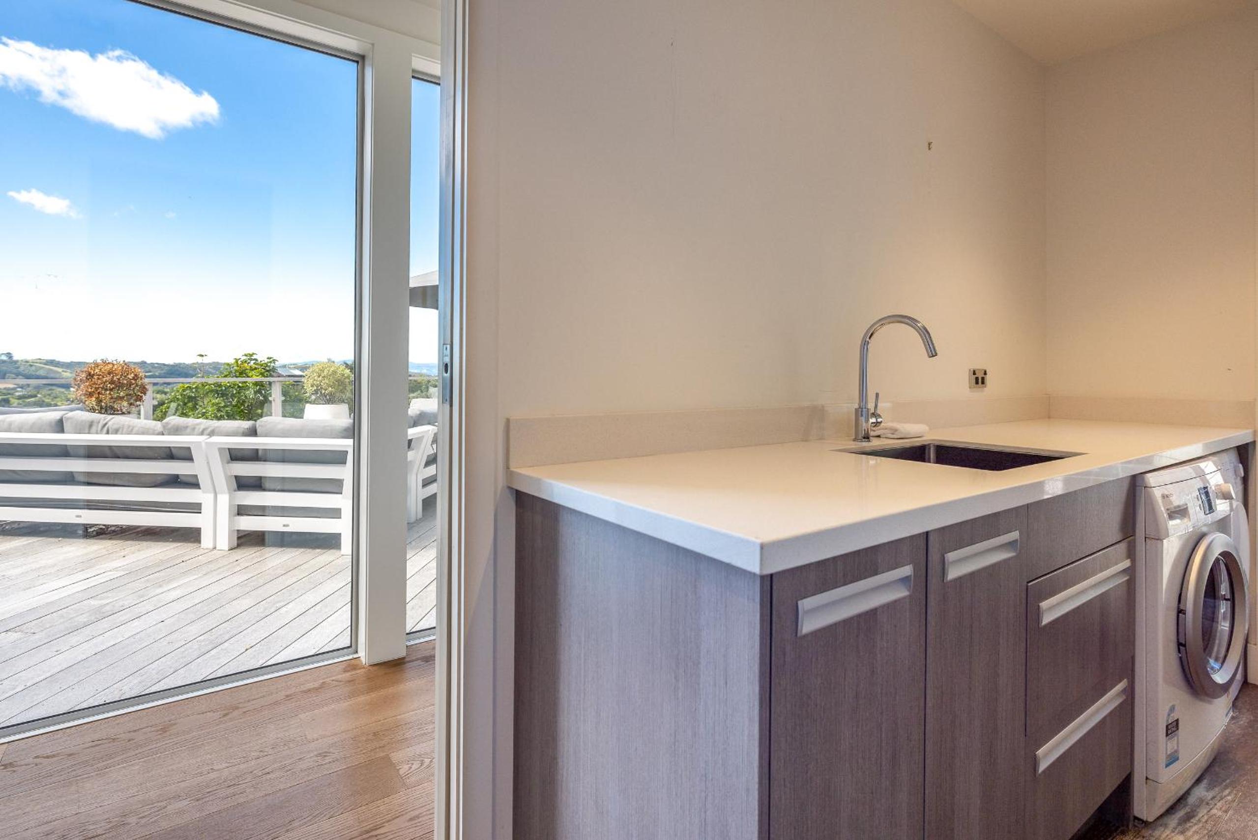 Onetangi Luxury - Be My Guest Waiheke