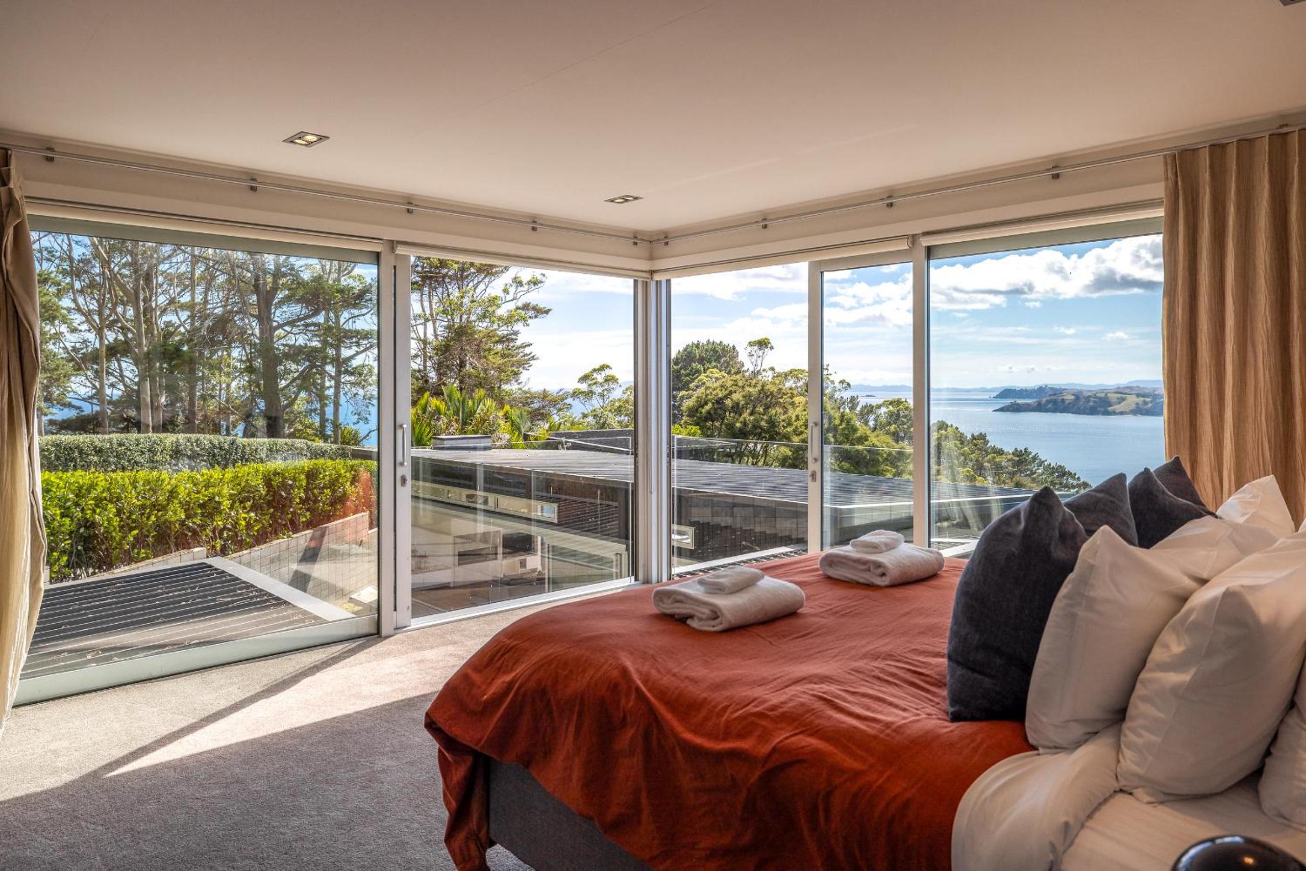 Onetangi Luxury - Be My Guest Waiheke