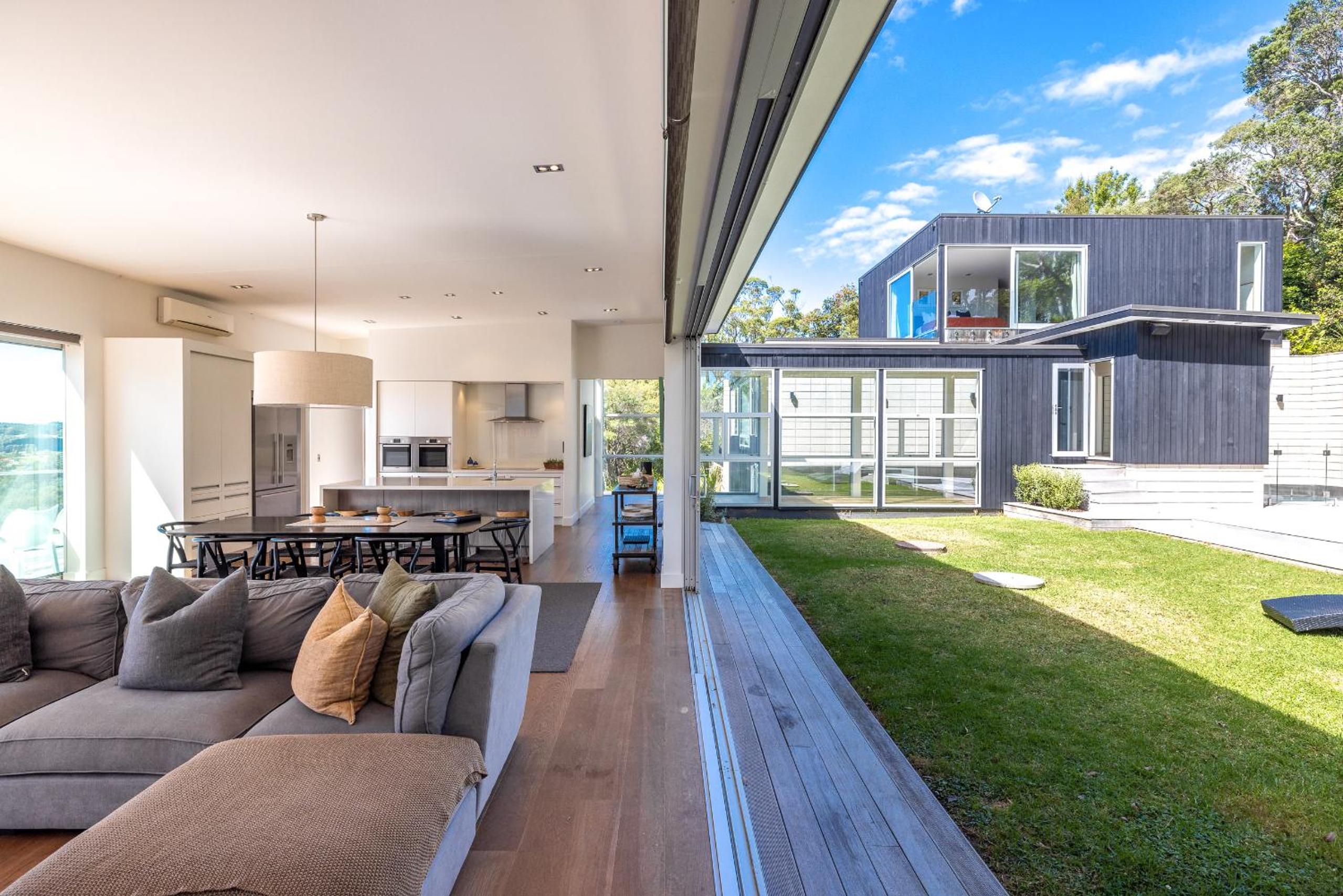Onetangi Luxury - Be My Guest Waiheke