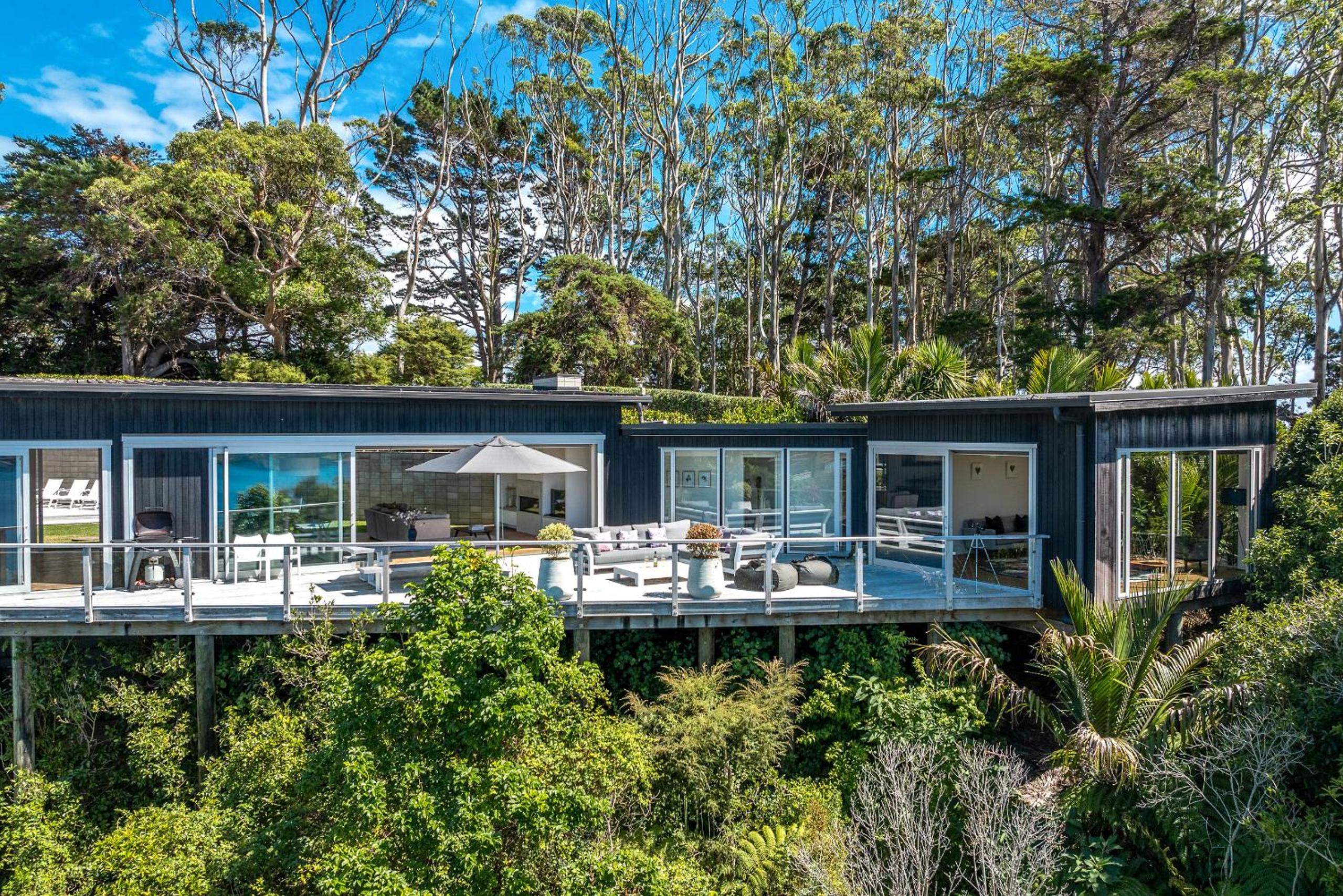 Onetangi Luxury - Be My Guest Waiheke