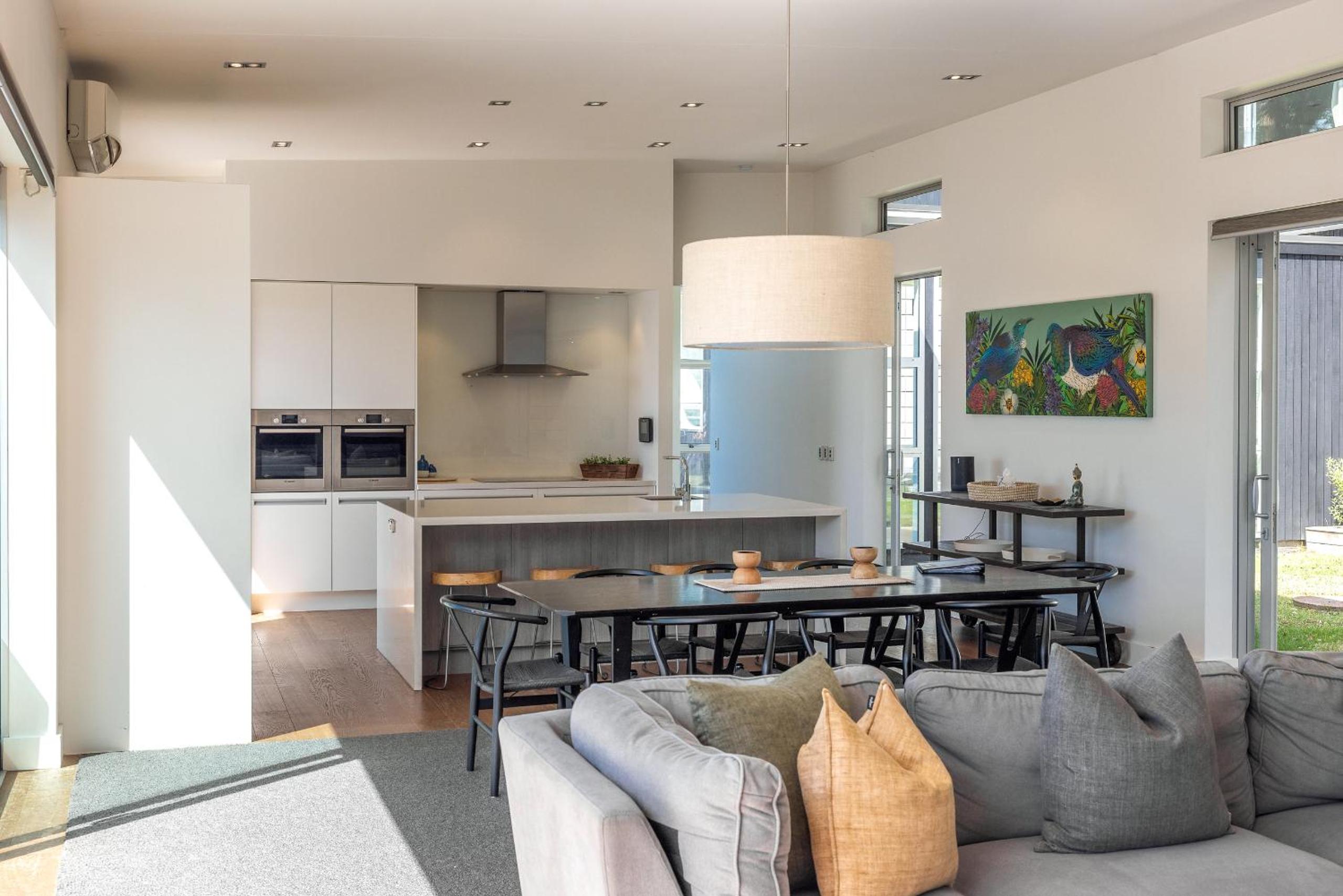 Onetangi Luxury - Be My Guest Waiheke