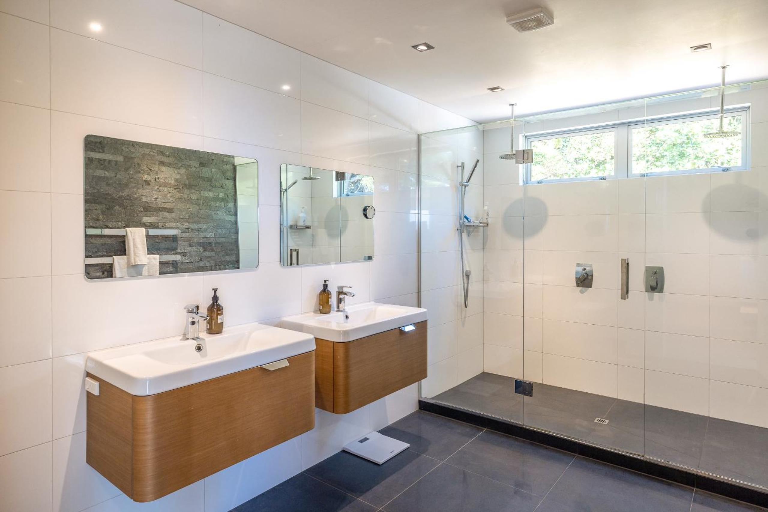 Onetangi Luxury - Be My Guest Waiheke