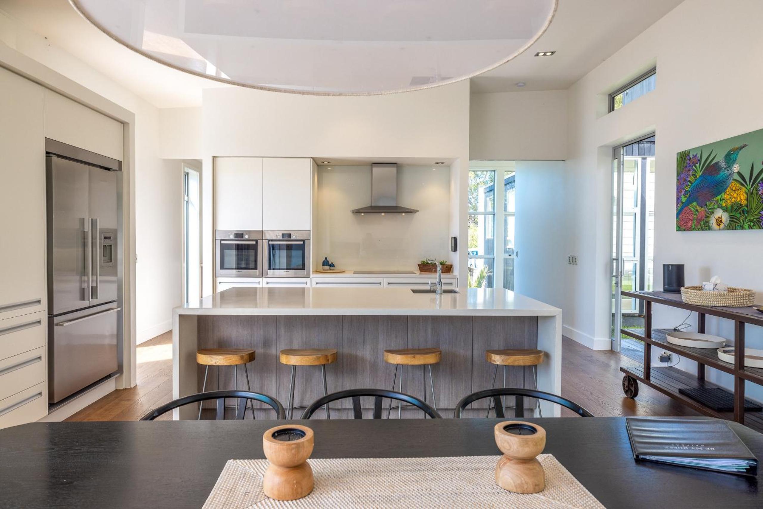 Onetangi Luxury - Be My Guest Waiheke