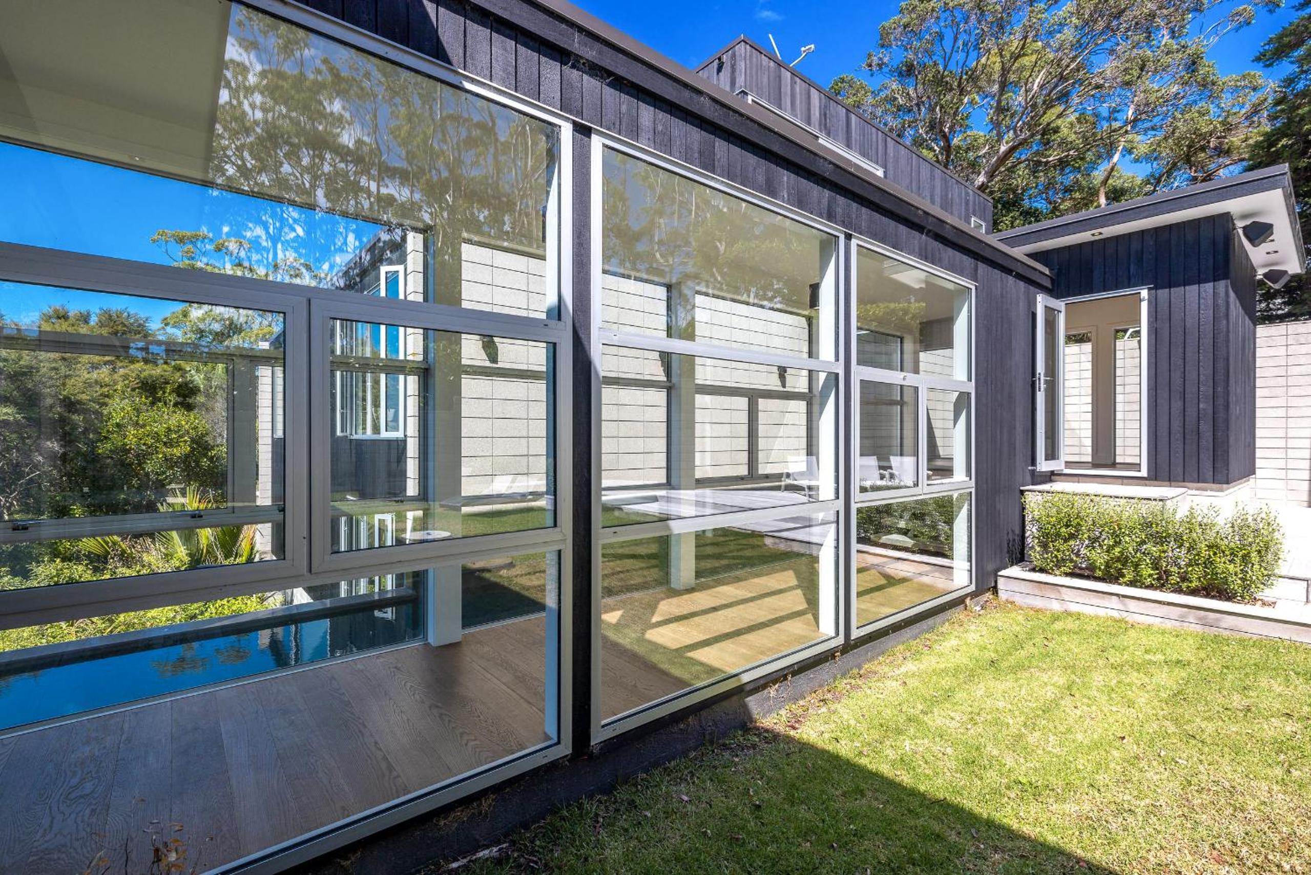 Onetangi Luxury - Be My Guest Waiheke