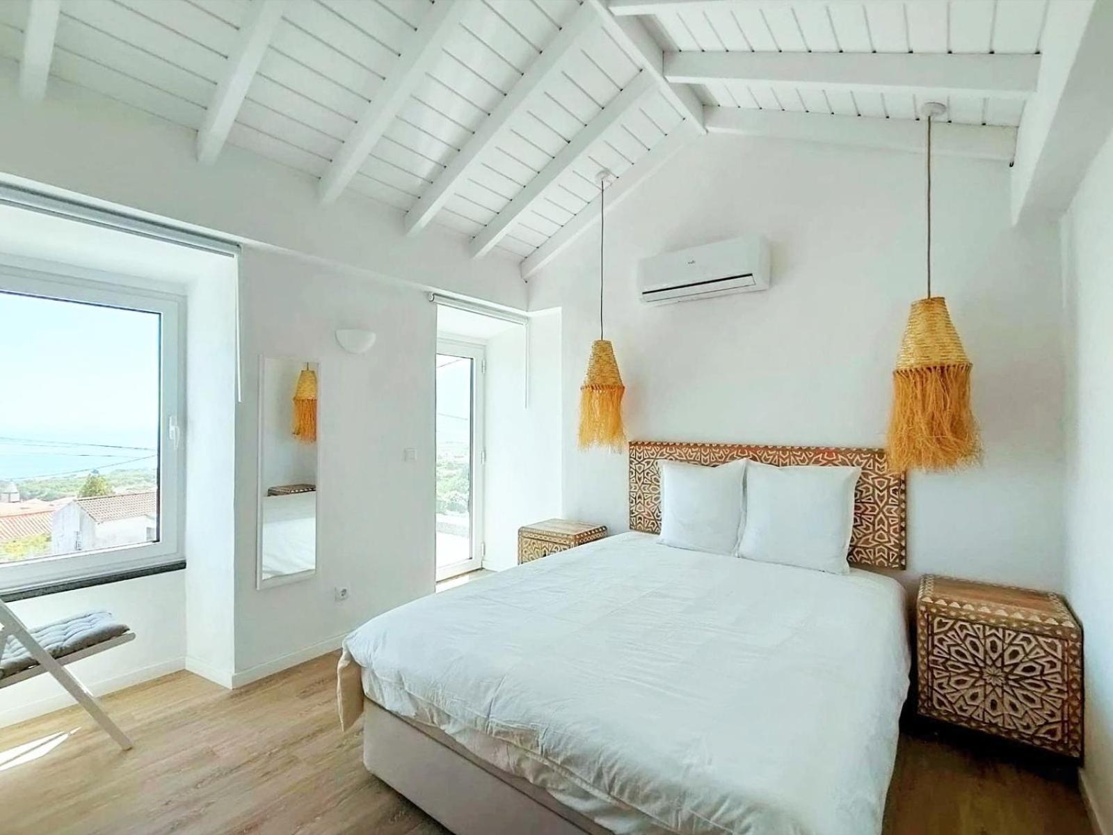 Casa dos Castanheiros - The White Cottage view 2