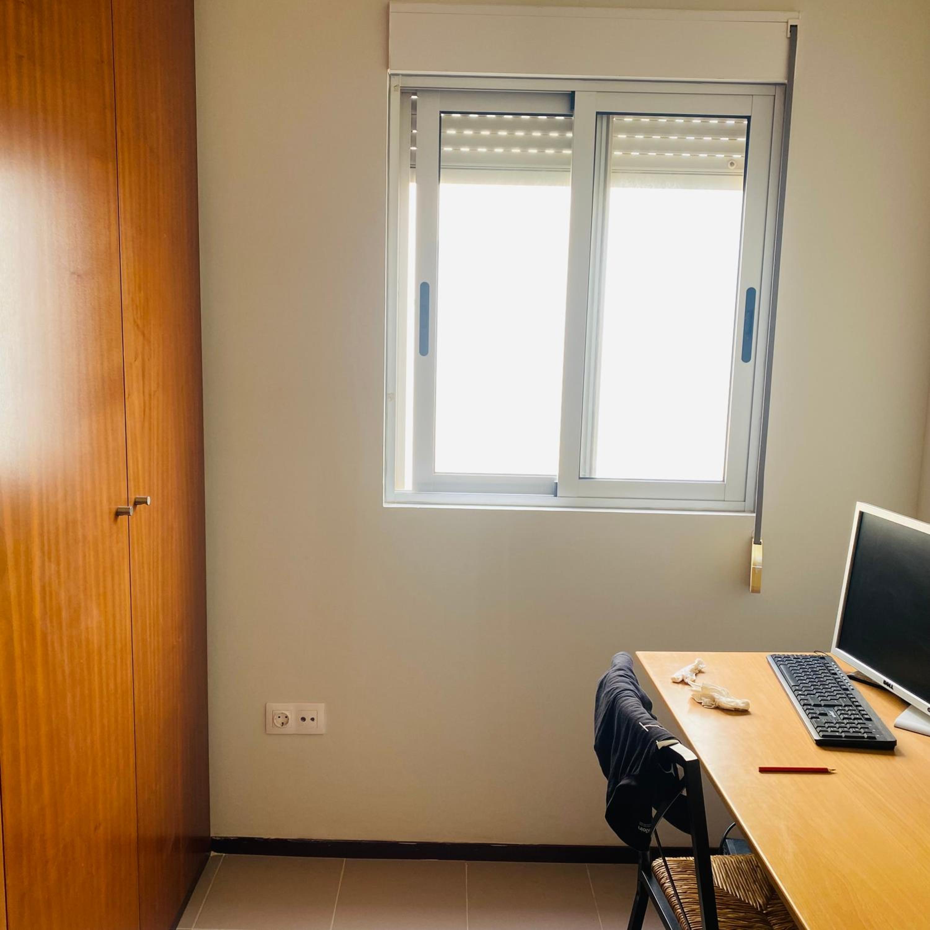 Apartamento T2 e escritorio mobiliado, tudo incluído , água, luz, internet, maquina de lavar