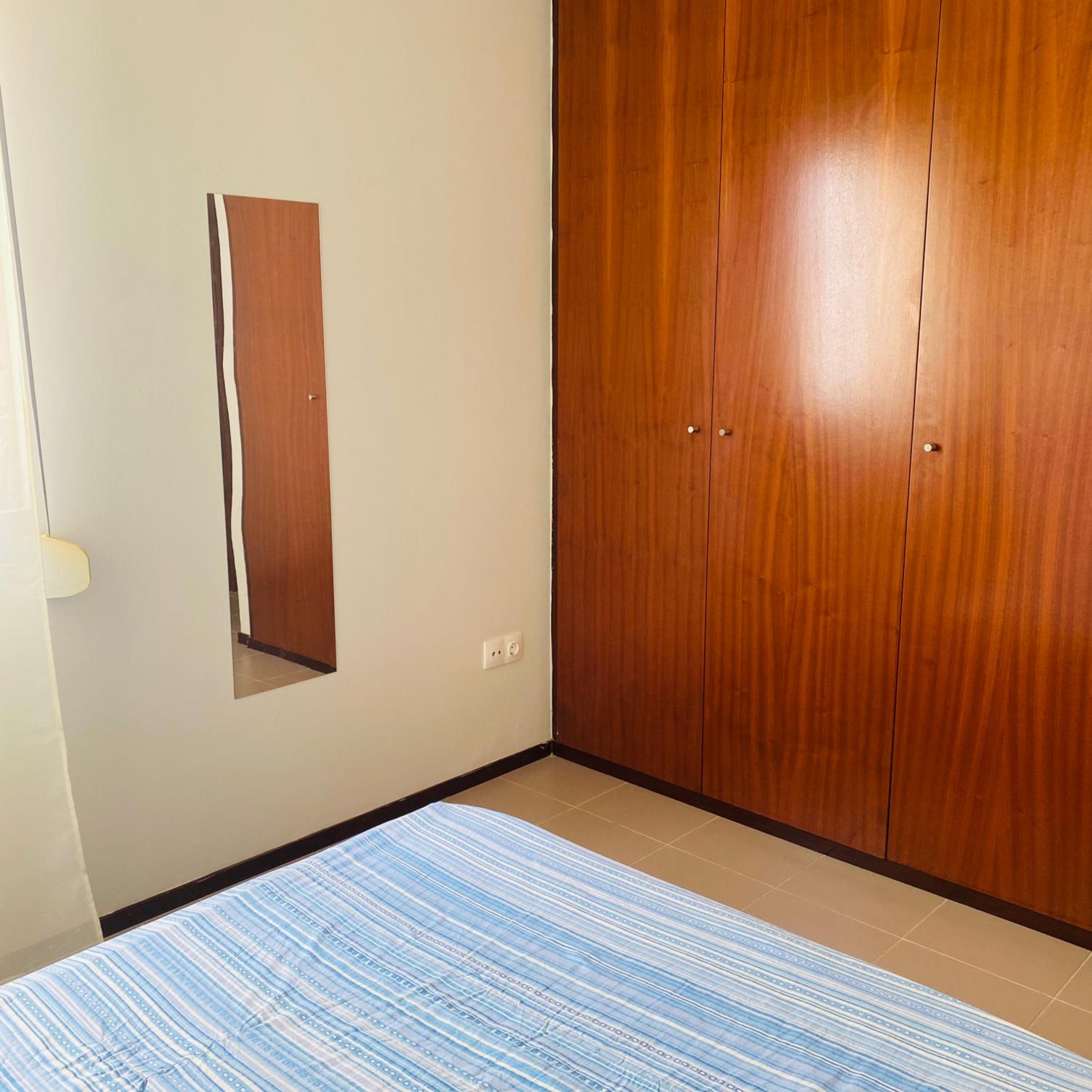 Apartamento T2 e escritorio mobiliado, tudo incluído , água, luz, internet, maquina de lavar
