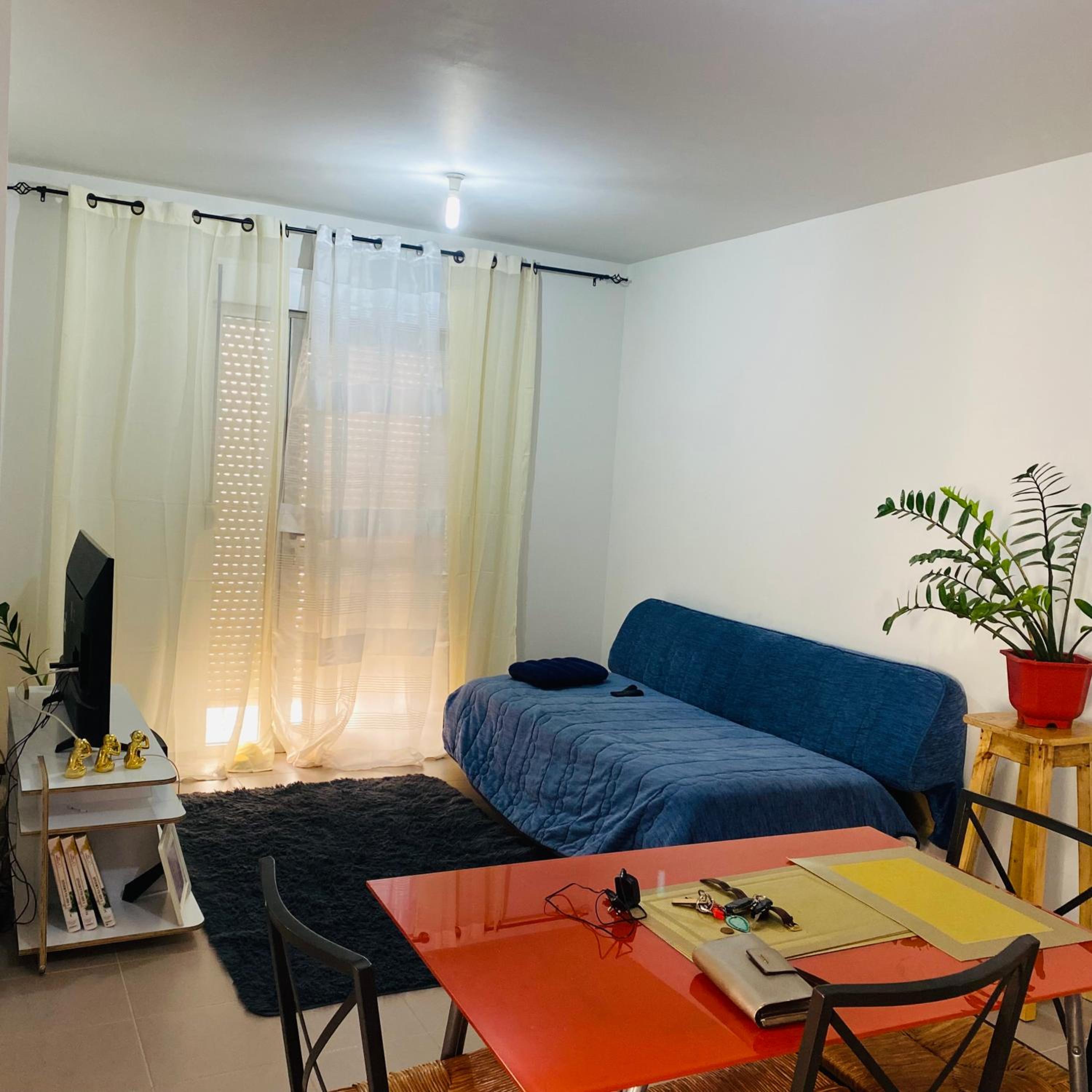Apartamento T2 e escritorio mobiliado, tudo incluído , água, luz, internet, maquina de lavar