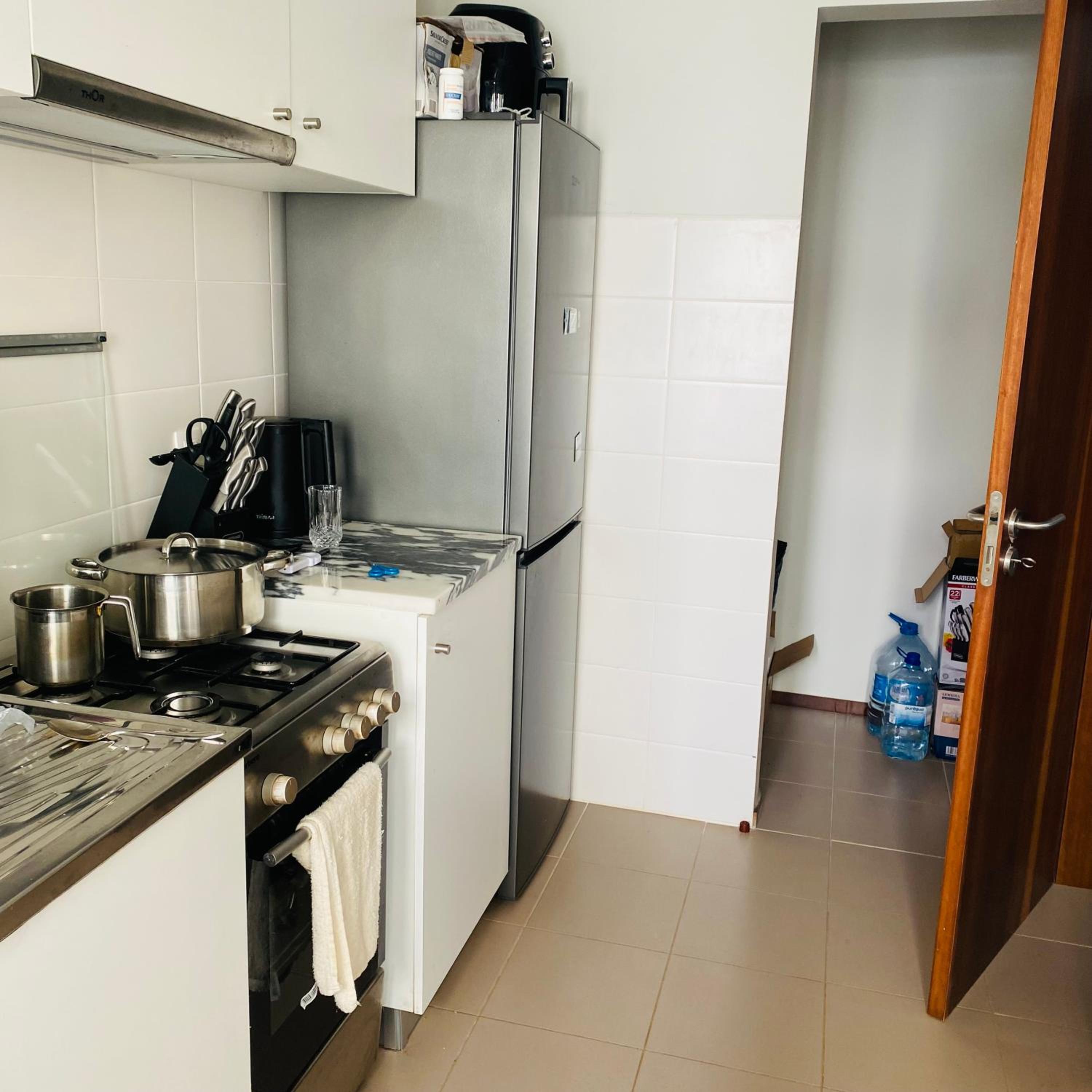Apartamento T2 e escritorio mobiliado, tudo incluído , água, luz, internet, maquina de lavar