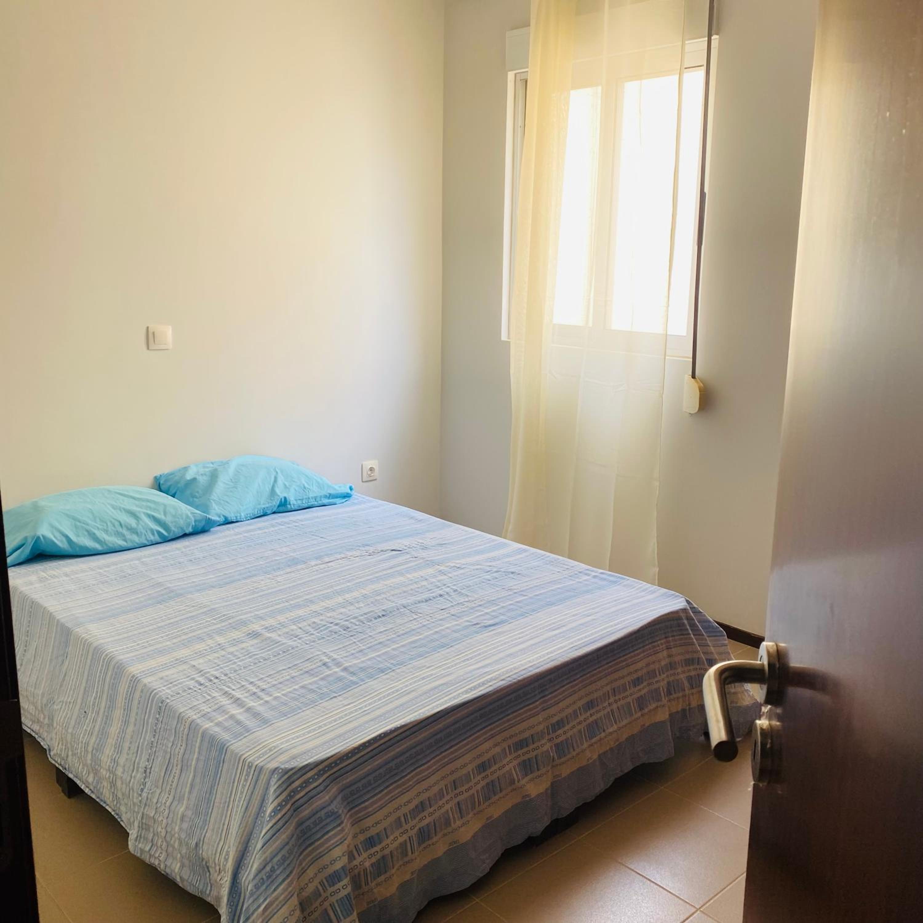 Apartamento T2 e escritorio mobiliado, tudo incluído , água, luz, internet, maquina de lavar