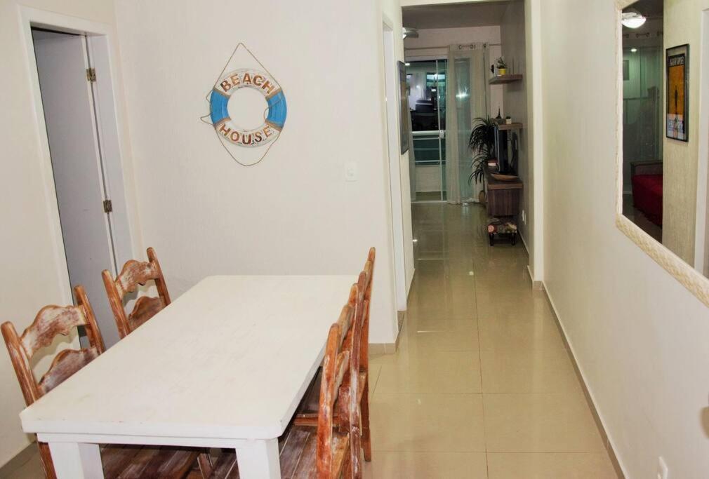 Lindo Apt na Prainha com Varanda Gourmet e 2 vagas