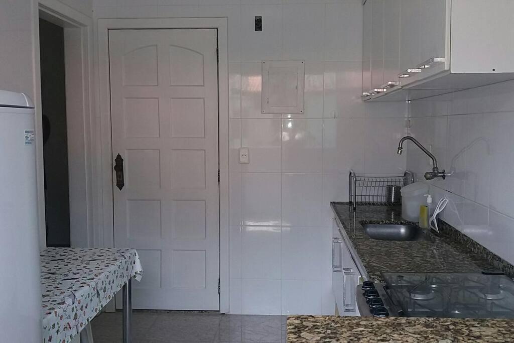 Lindo Apt na Prainha com Varanda Gourmet e 2 vagas