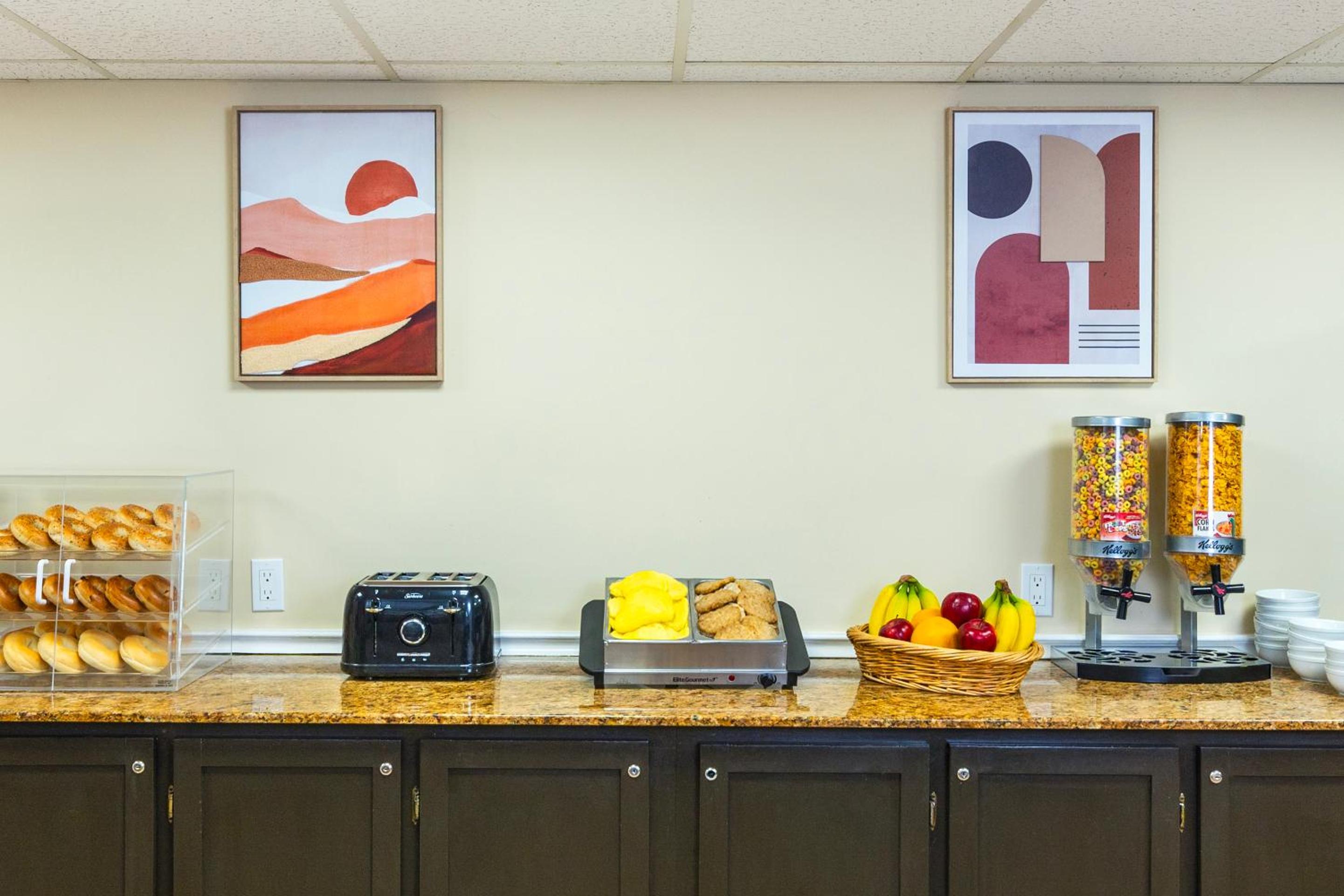 Brockville Vacations - Brockville Inn and Suites - Property Image 11