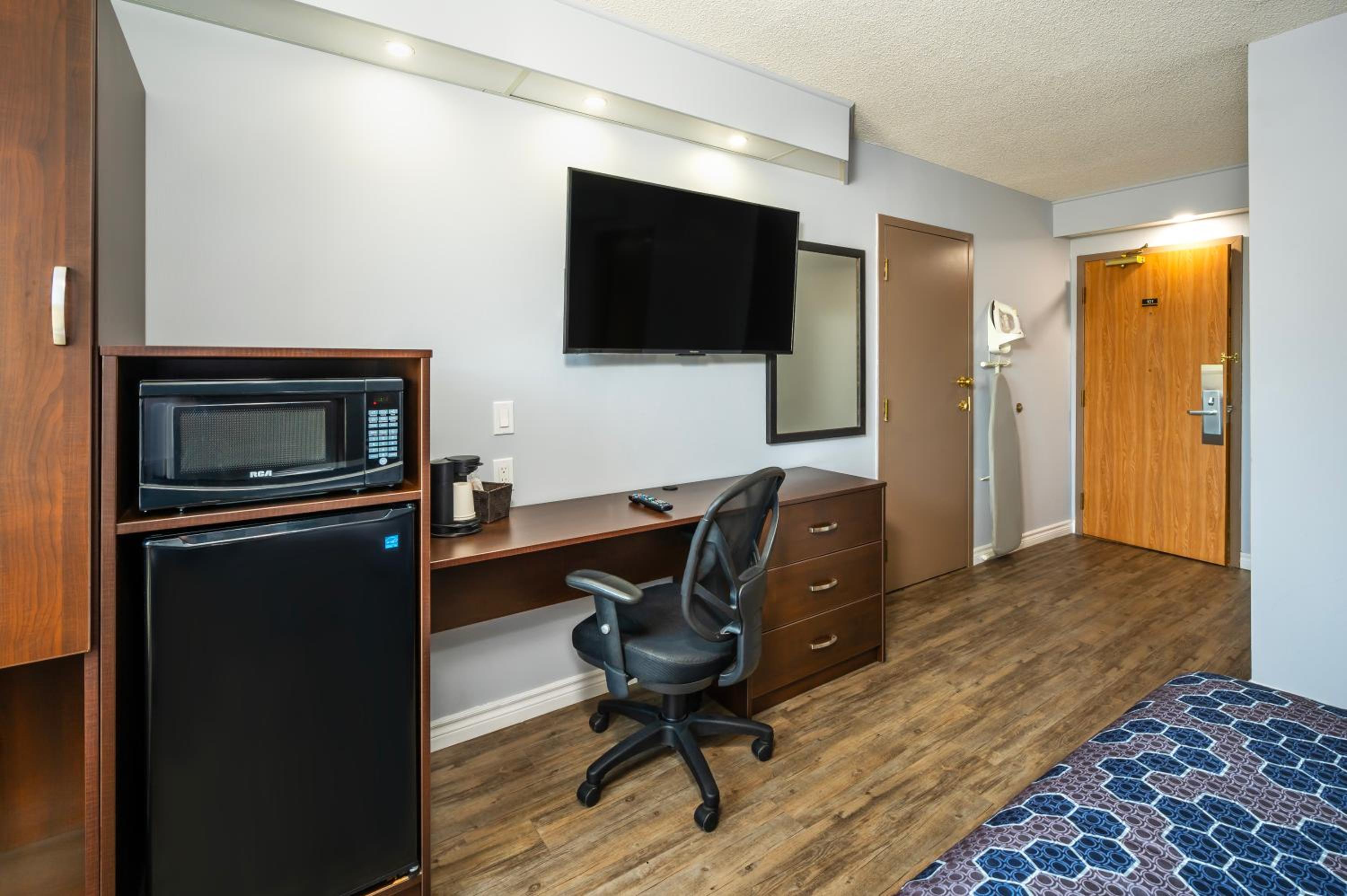 Brockville Vacations - Brockville Inn and Suites - Property Image 12