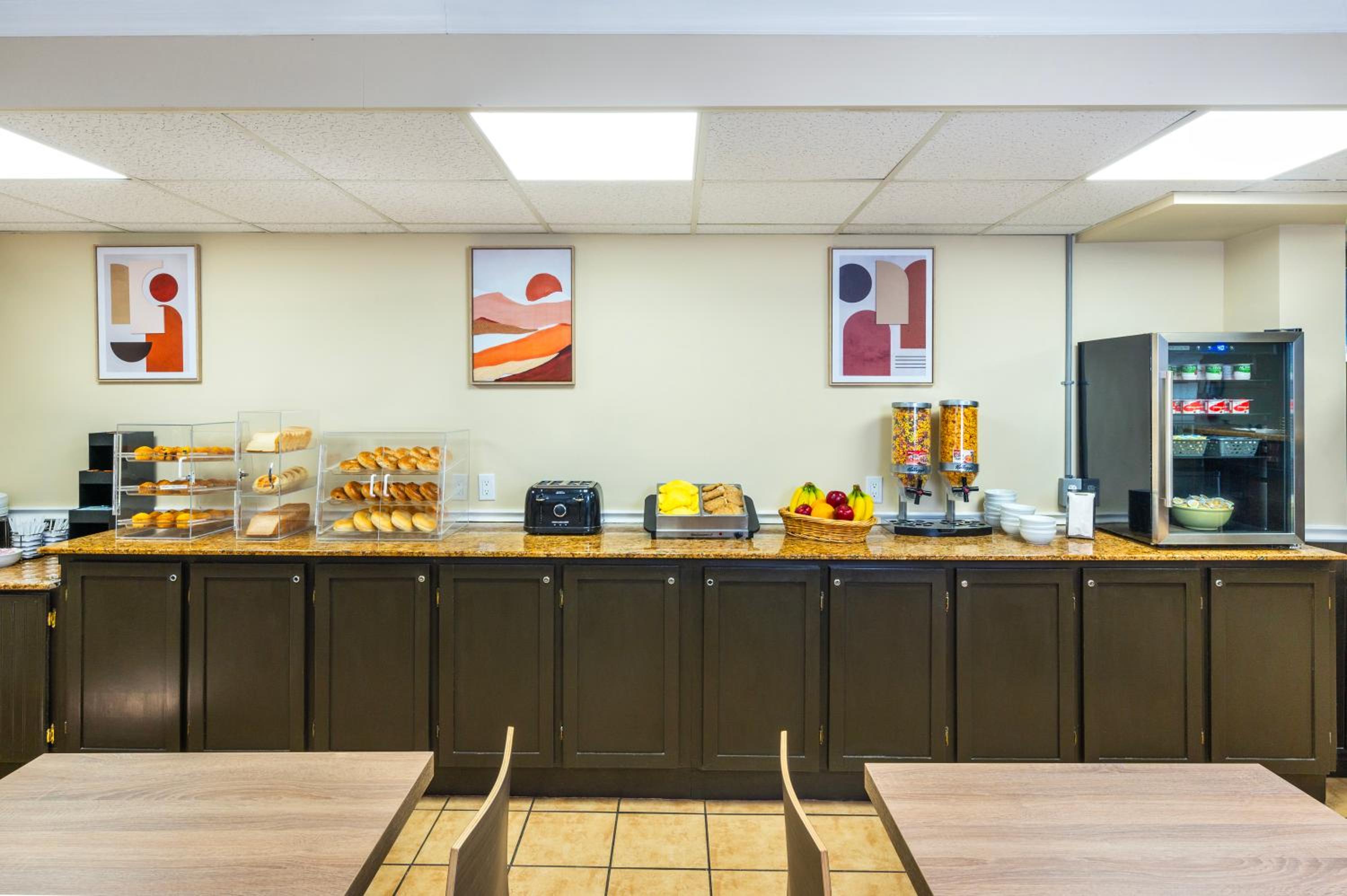 Brockville Vacations - Brockville Inn and Suites - Property Image 13