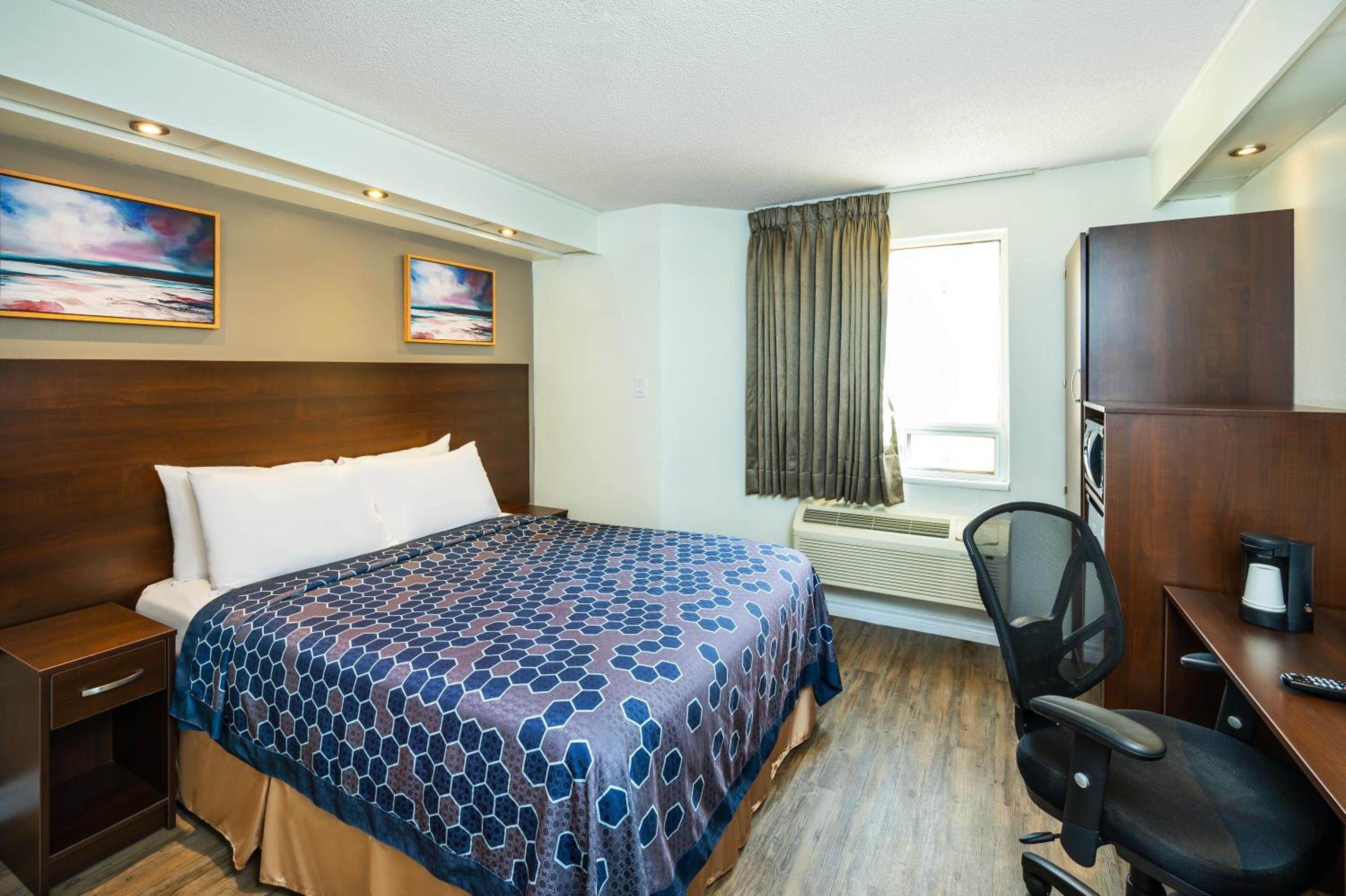 Brockville Vacations - Brockville Inn and Suites - Property Image 3